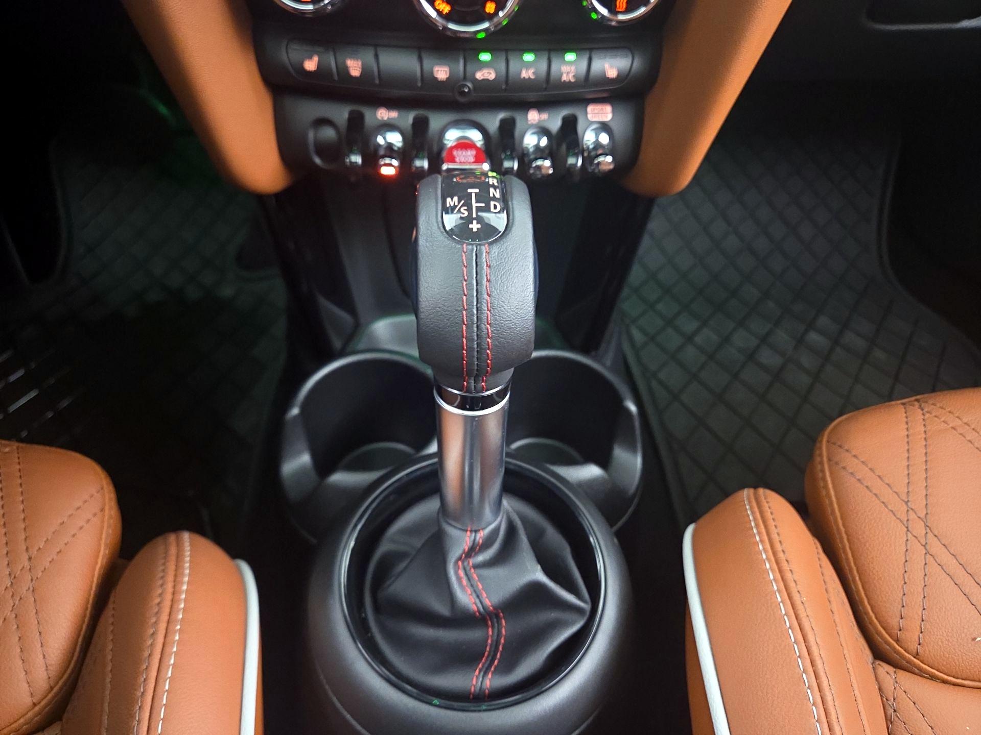Thumbnail: 2019 MINI Cooper Hardtop - 18