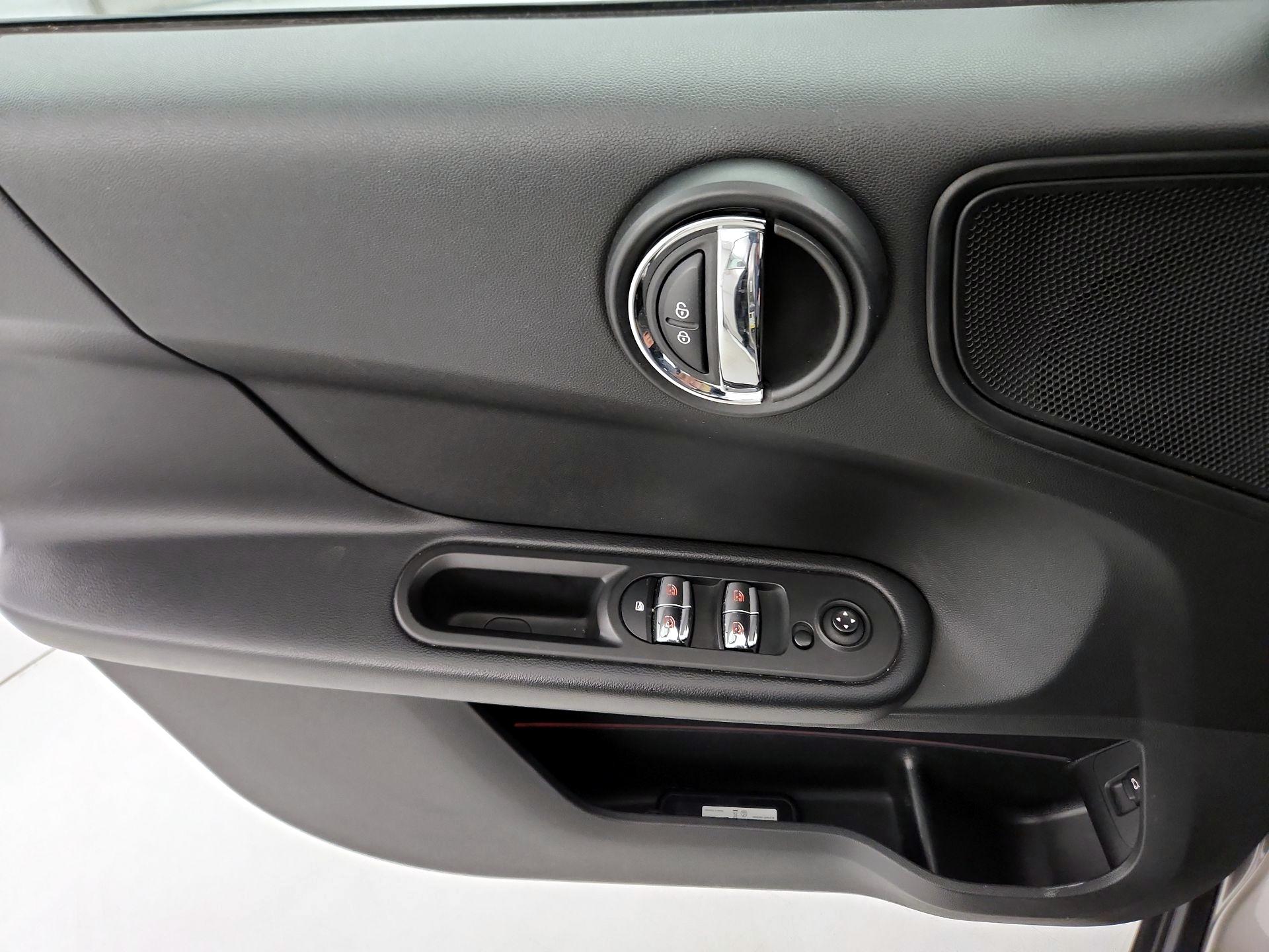 Thumbnail: 2018 MINI Cooper Countryman - 12