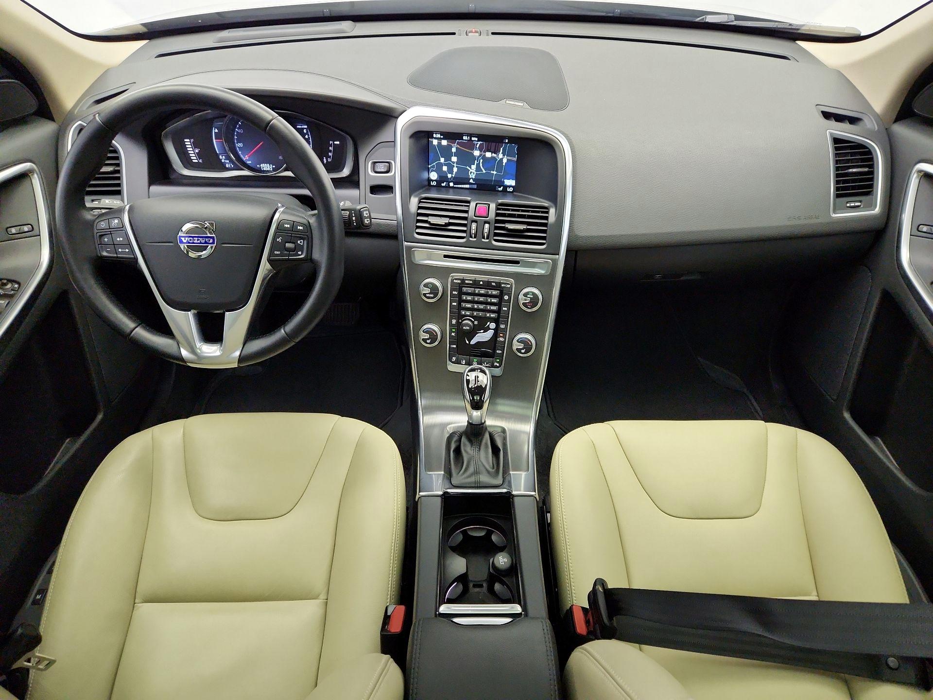 Thumbnail: 2016 Volvo XC60 - 9