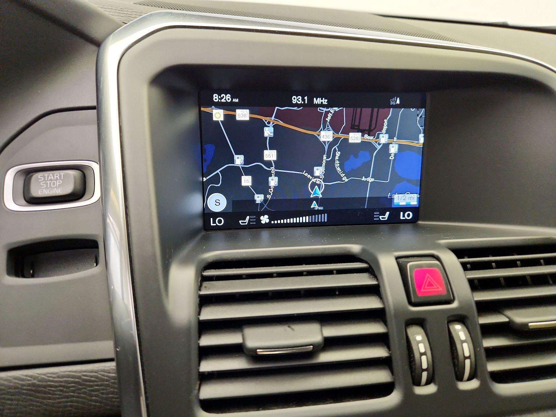 Thumbnail: 2016 Volvo XC60 - 14