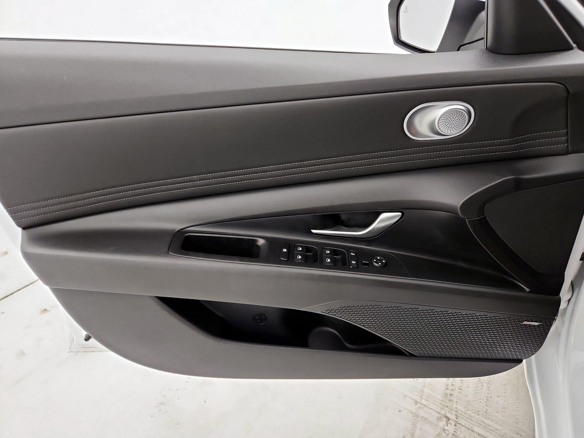 Thumbnail: 2021 Hyundai Elantra - 12