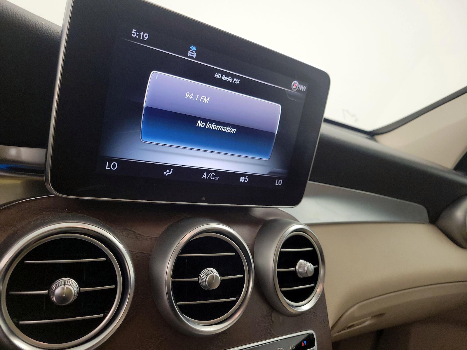 2019 Mercedes-Benz GLC GLC300 - Photo 16