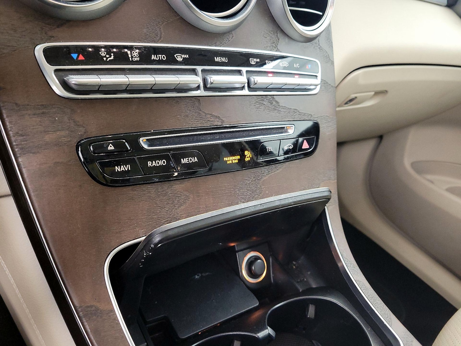 2019 Mercedes-Benz GLC GLC300 - Photo 17
