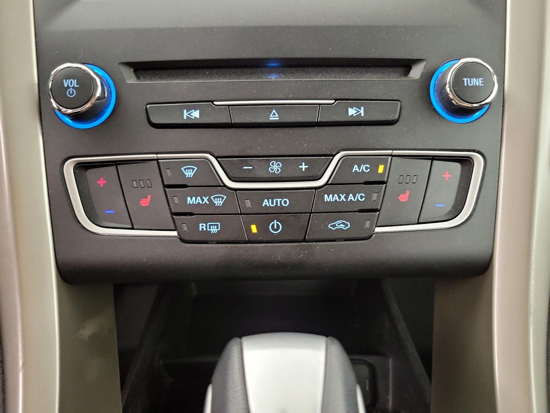 Thumbnail: 2016 Ford Fusion - 14