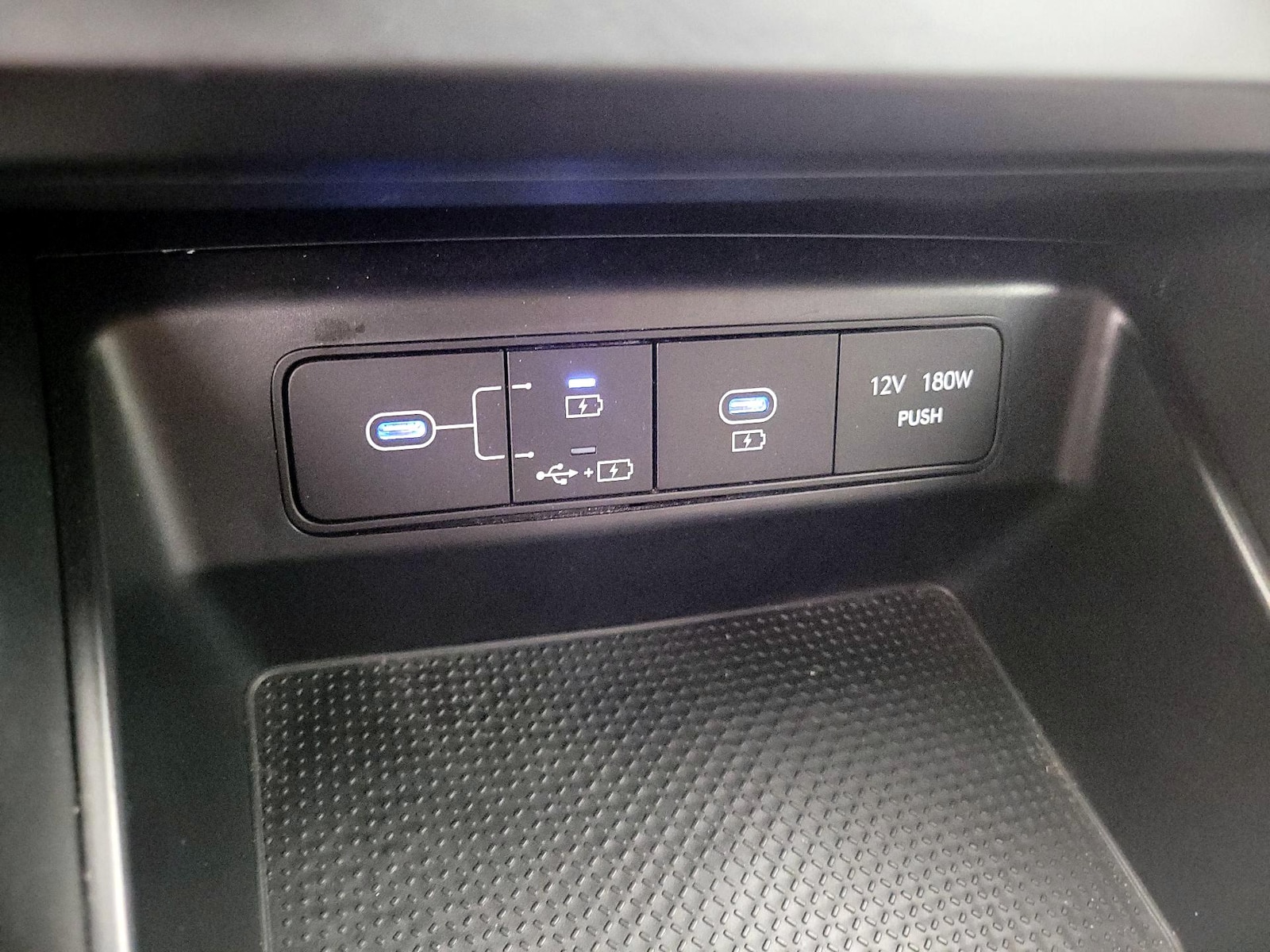 2025 Hyundai Tucson SE - Photo 19