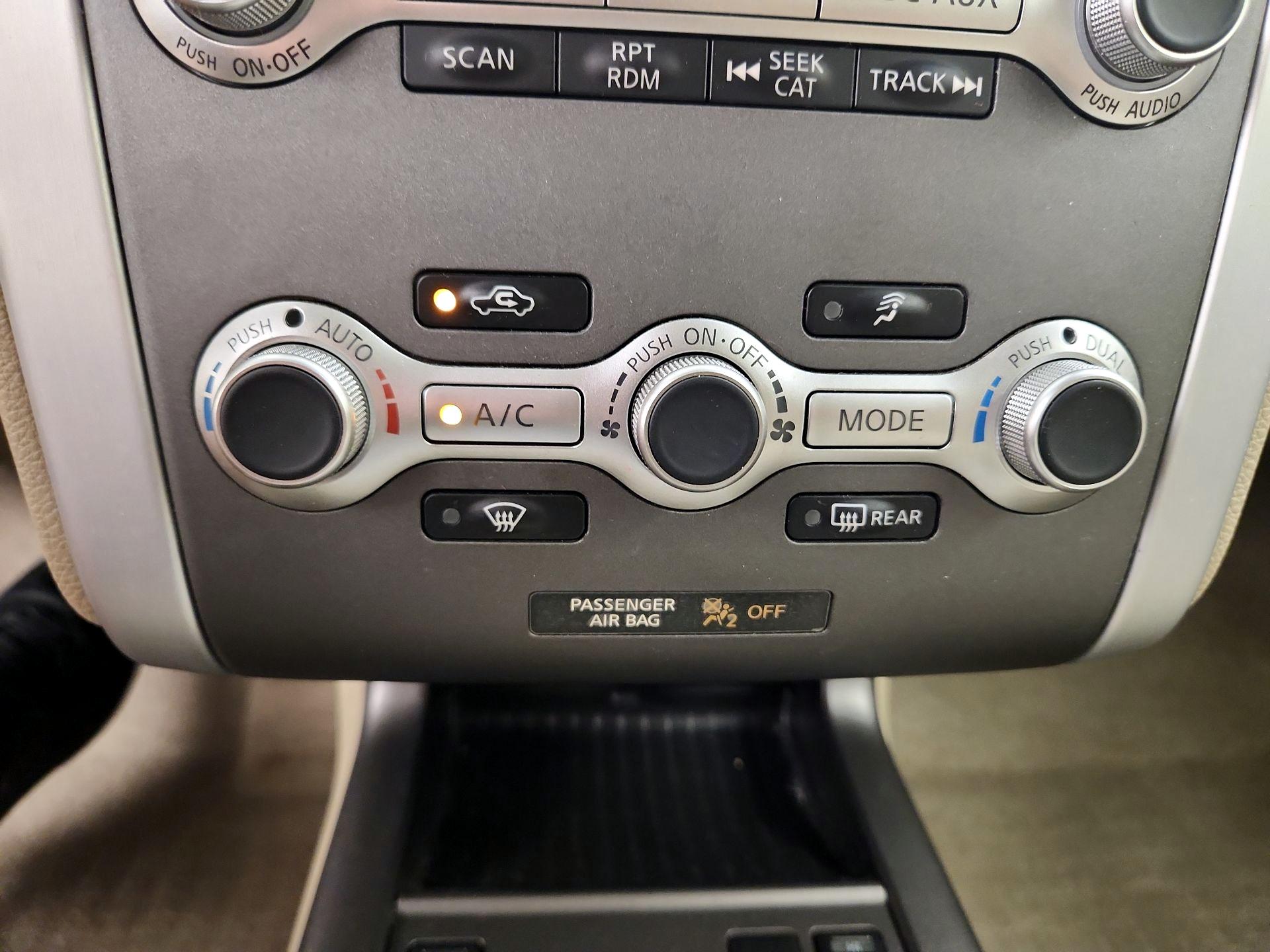 Thumbnail: 2014 Nissan Murano - 17