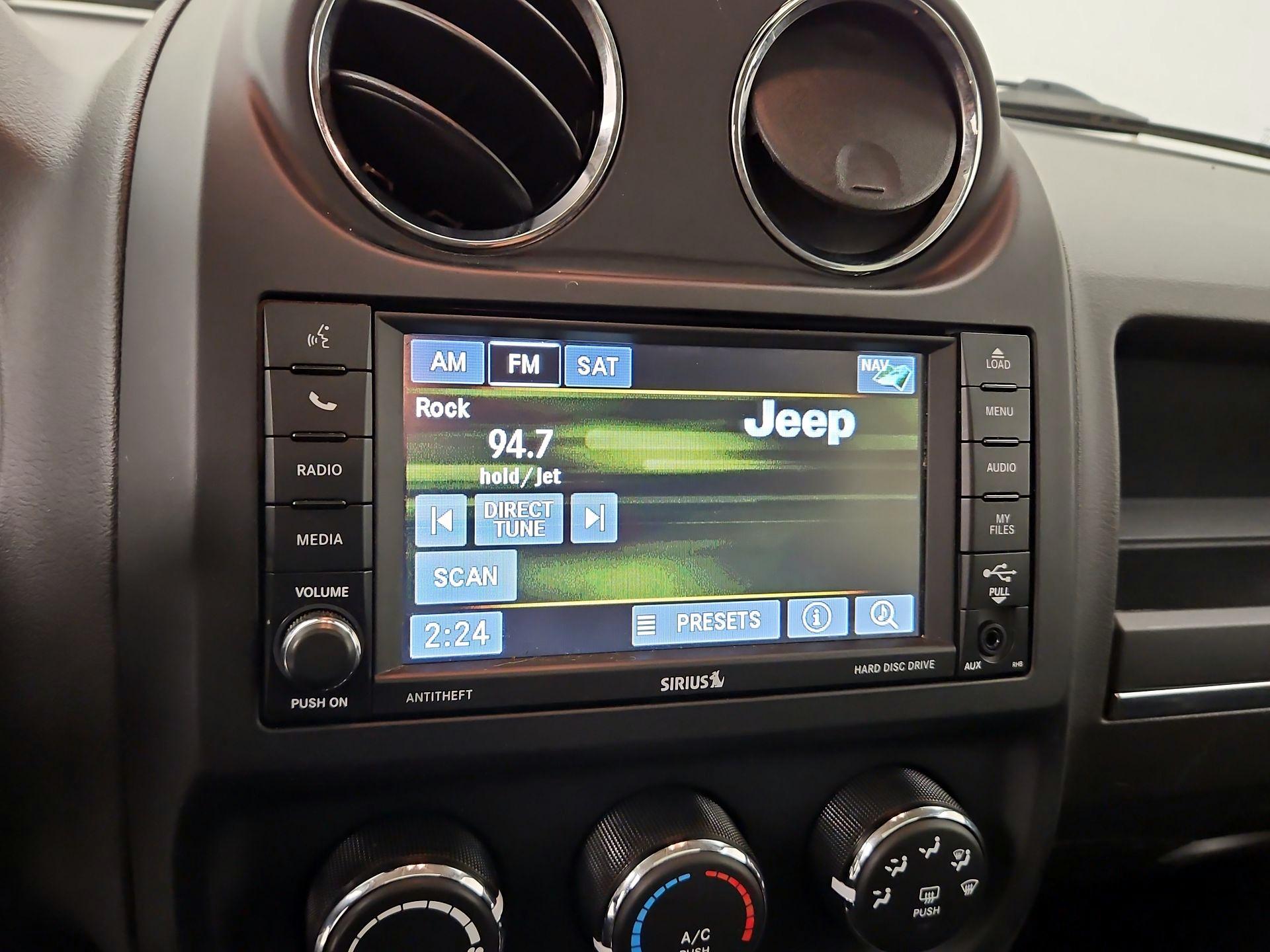 Thumbnail: 2015 Jeep Patriot - 14