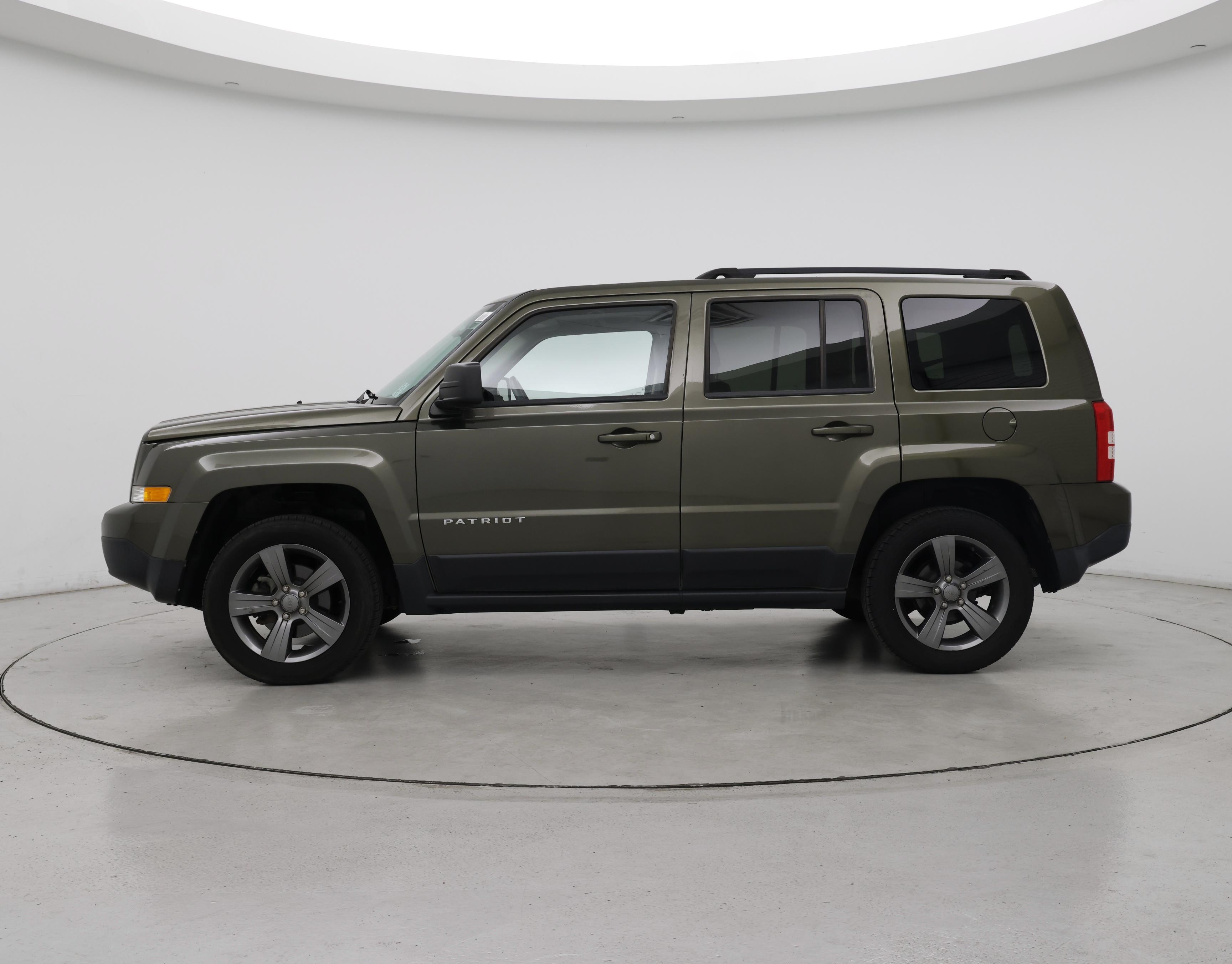 Thumbnail: 2015 Jeep Patriot - 3