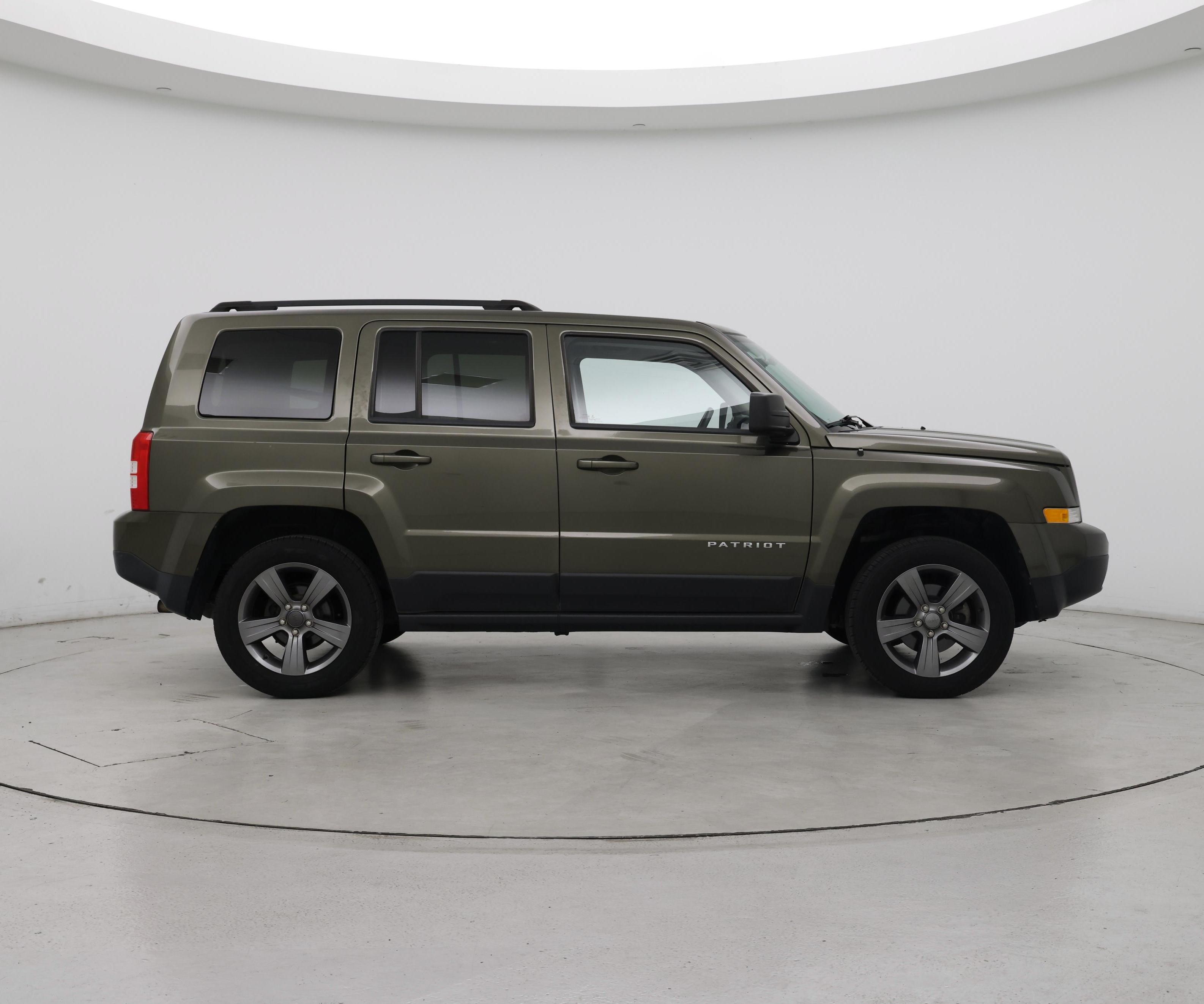 Thumbnail: 2015 Jeep Patriot - 7