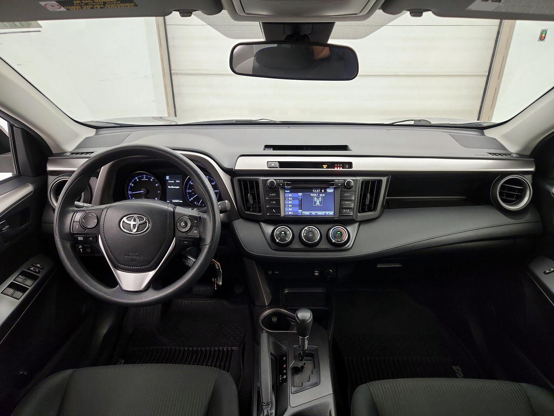 Thumbnail: 2018 Toyota RAV4 - 9