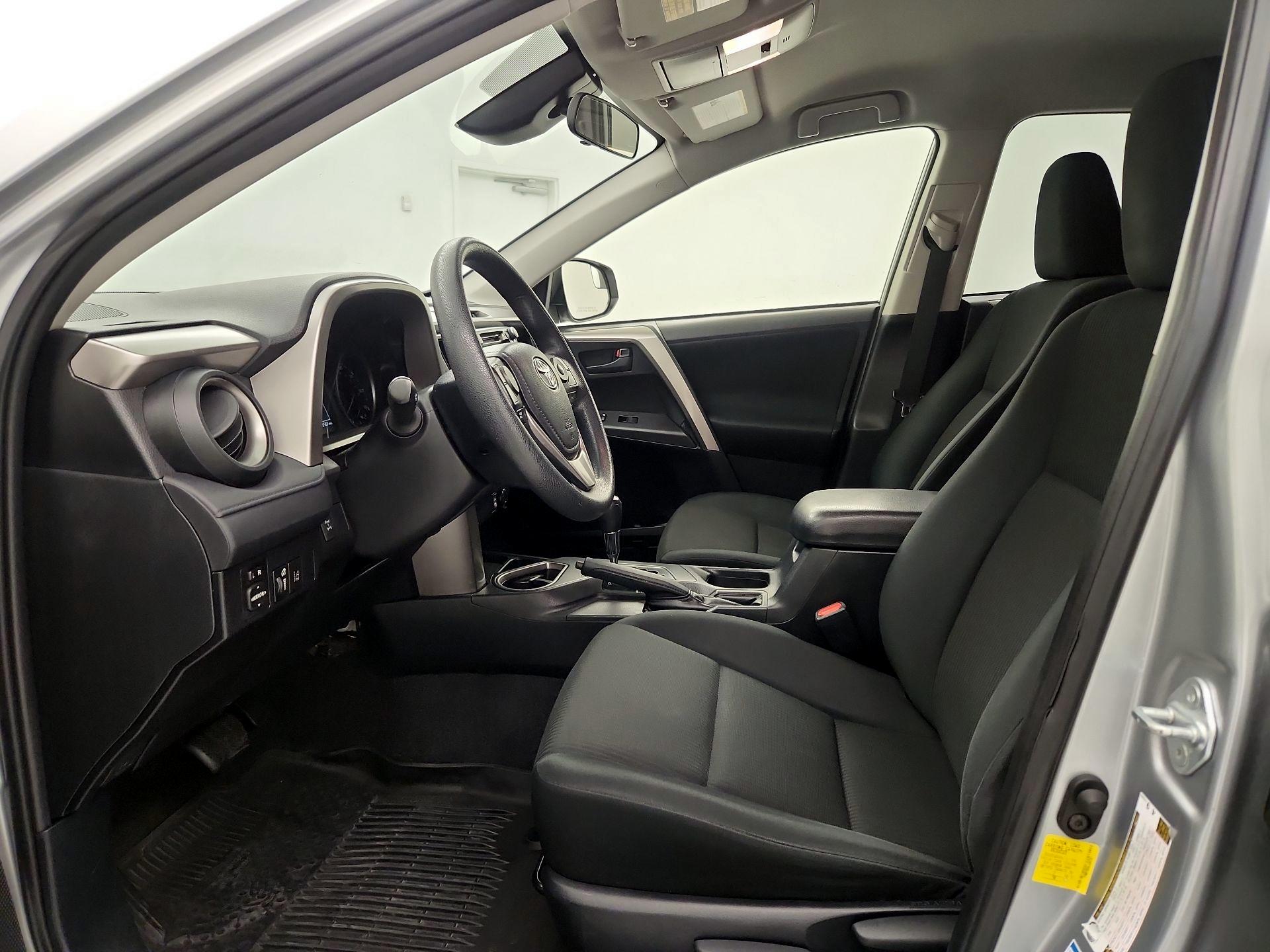 Thumbnail: 2018 Toyota RAV4 - 11