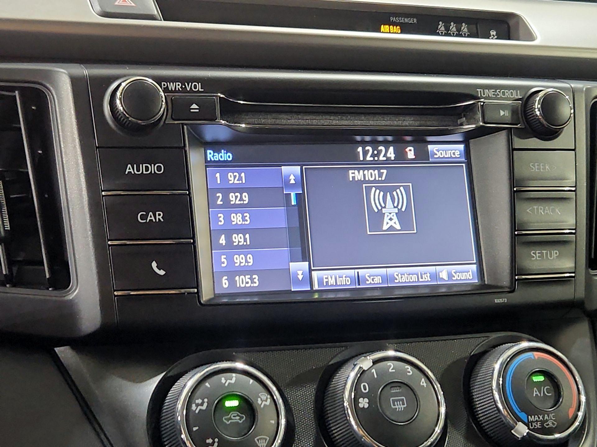 Thumbnail: 2018 Toyota RAV4 - 15