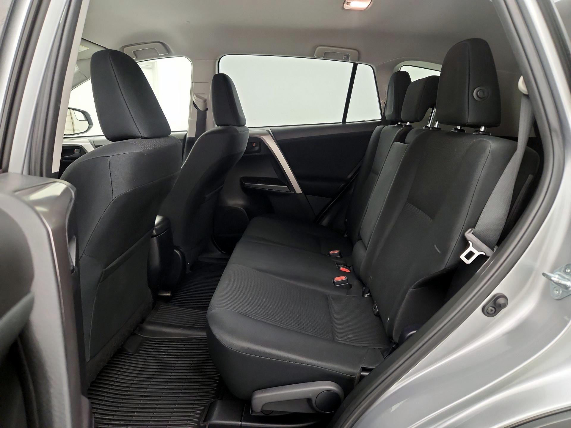 Thumbnail: 2018 Toyota RAV4 - 19