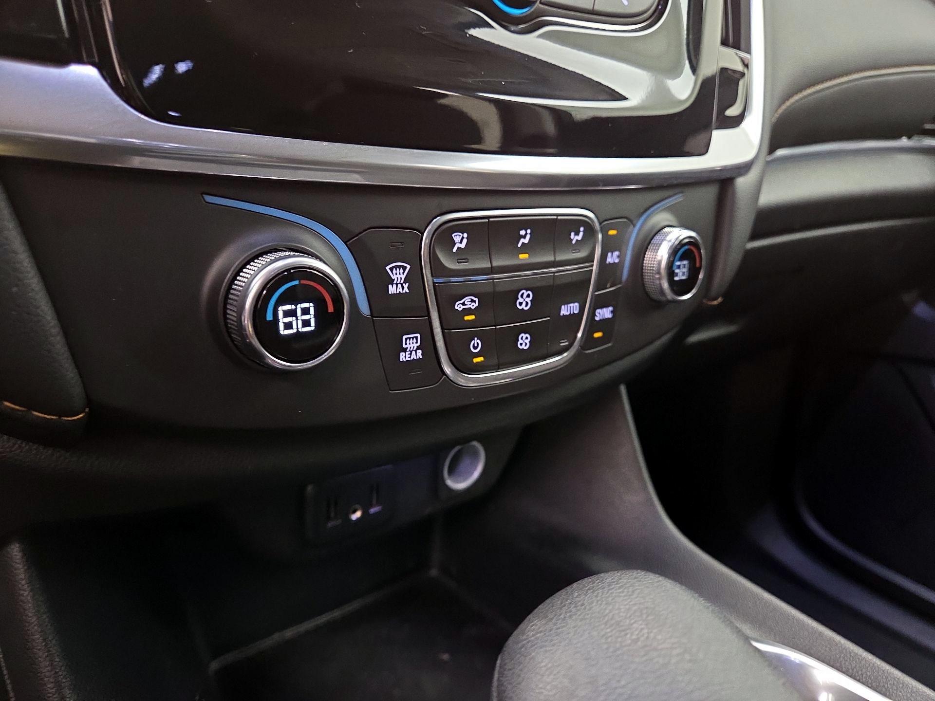 Thumbnail: 2021 Chevrolet Traverse - 16