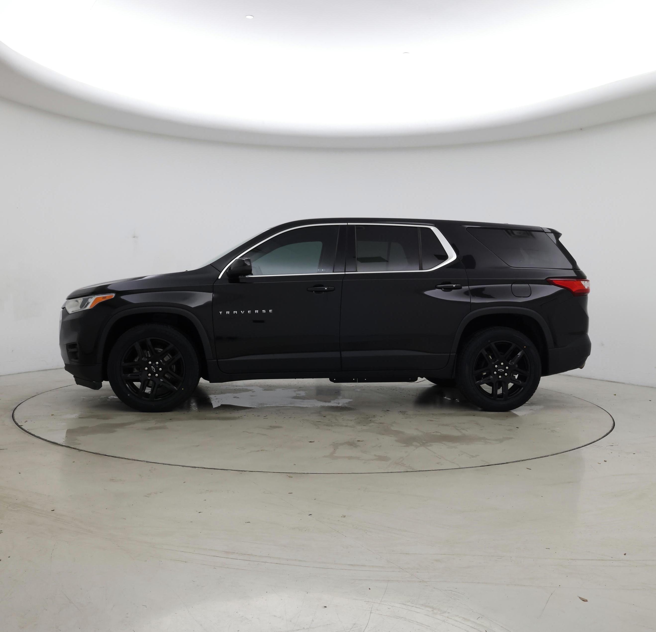 Thumbnail: 2021 Chevrolet Traverse - 3
