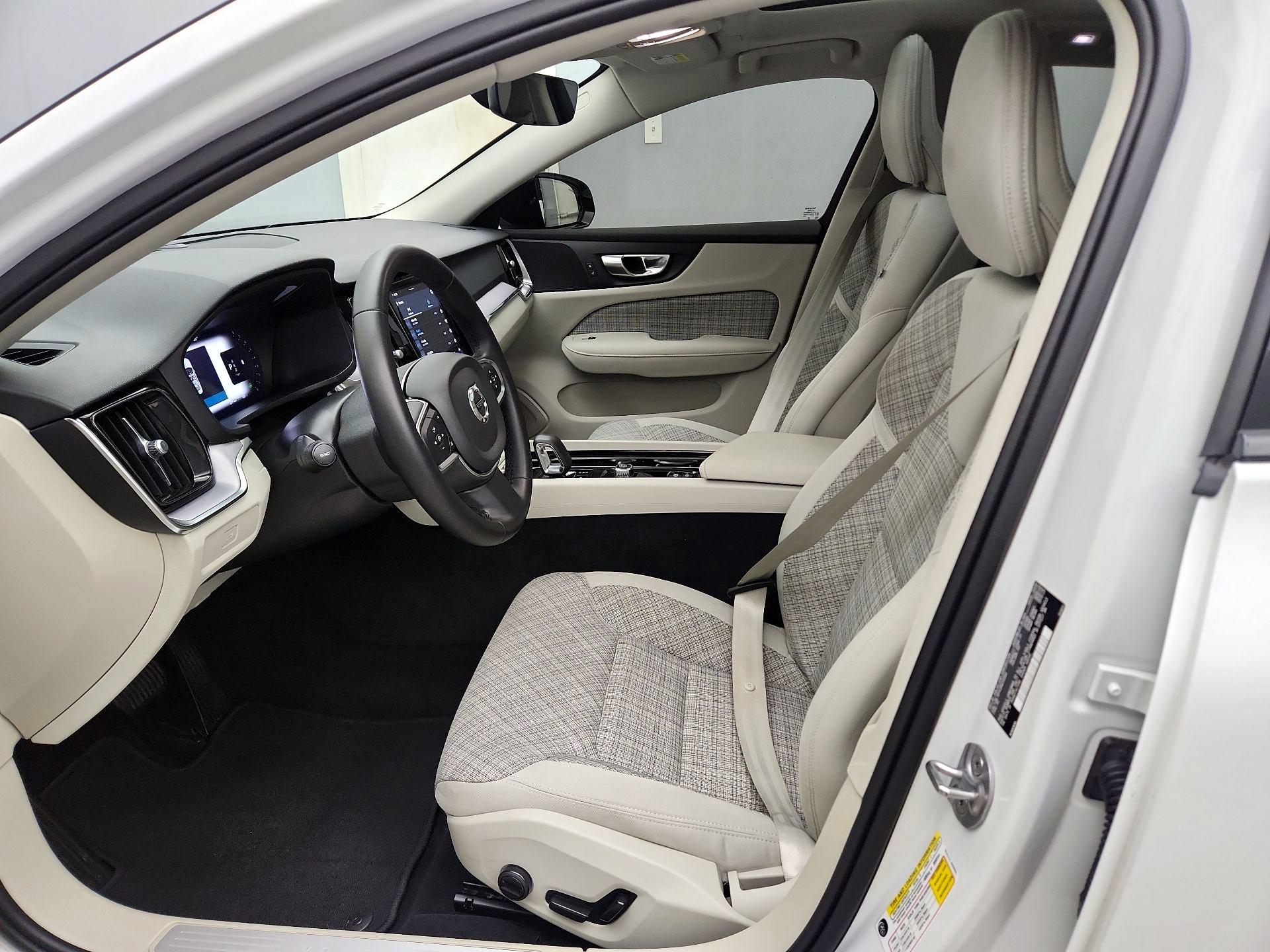 Thumbnail: 2024 Volvo S60 - 11
