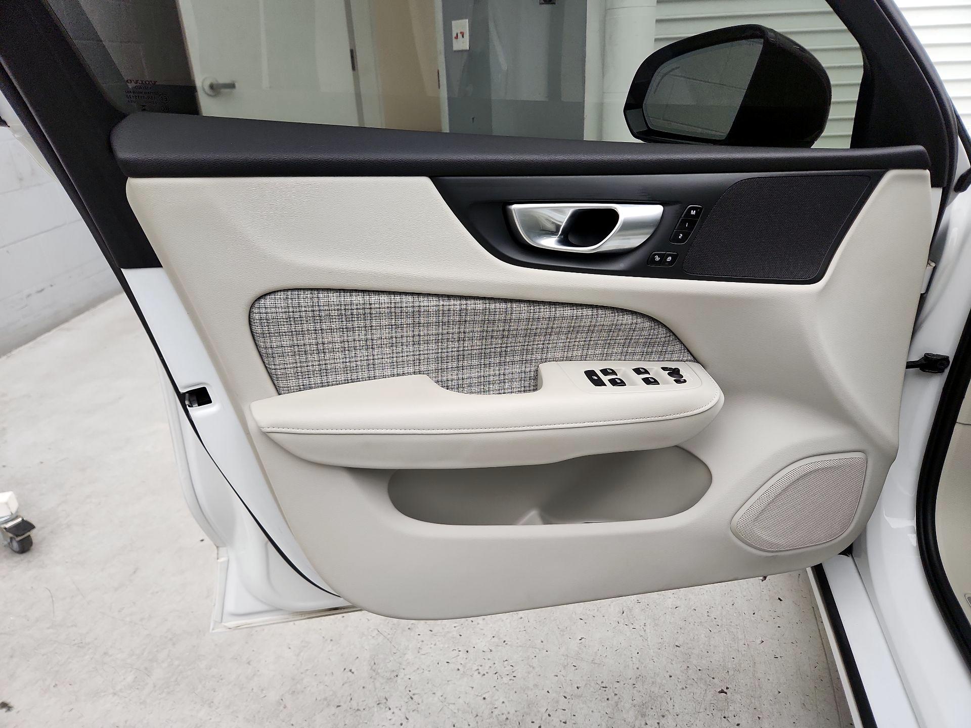 Thumbnail: 2024 Volvo S60 - 12