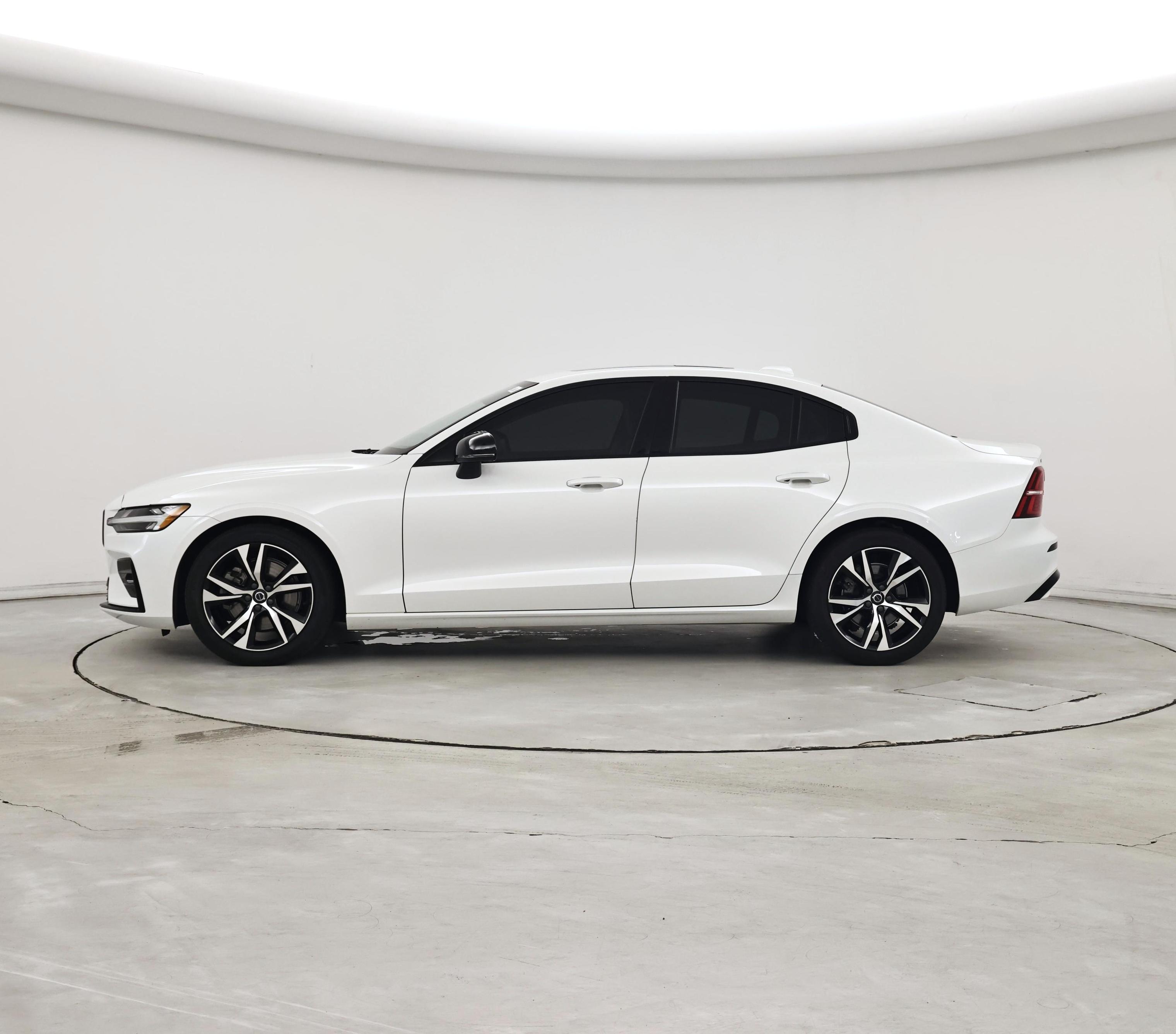 Thumbnail: 2024 Volvo S60 - 3