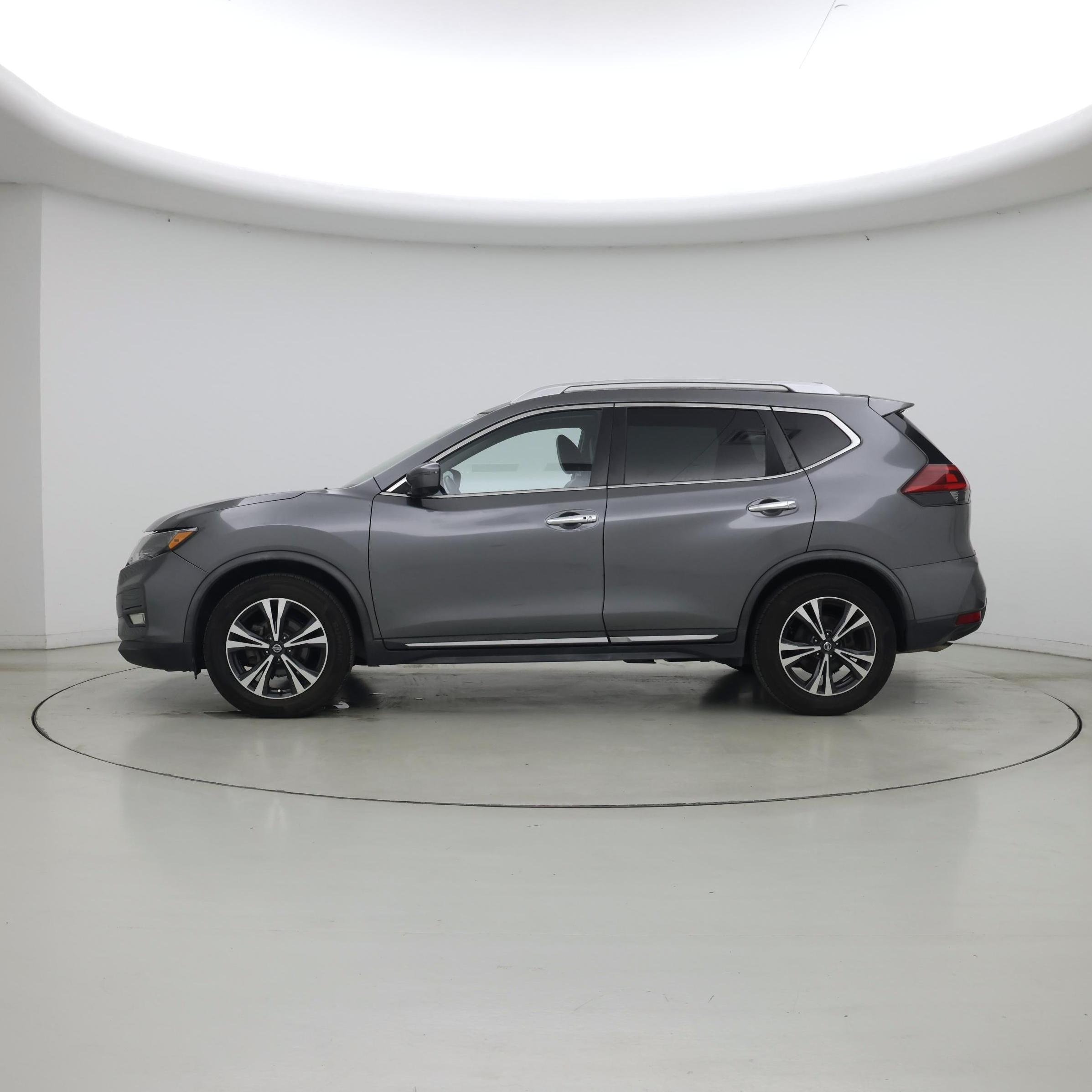 Thumbnail: 2018 Nissan Rogue - 3
