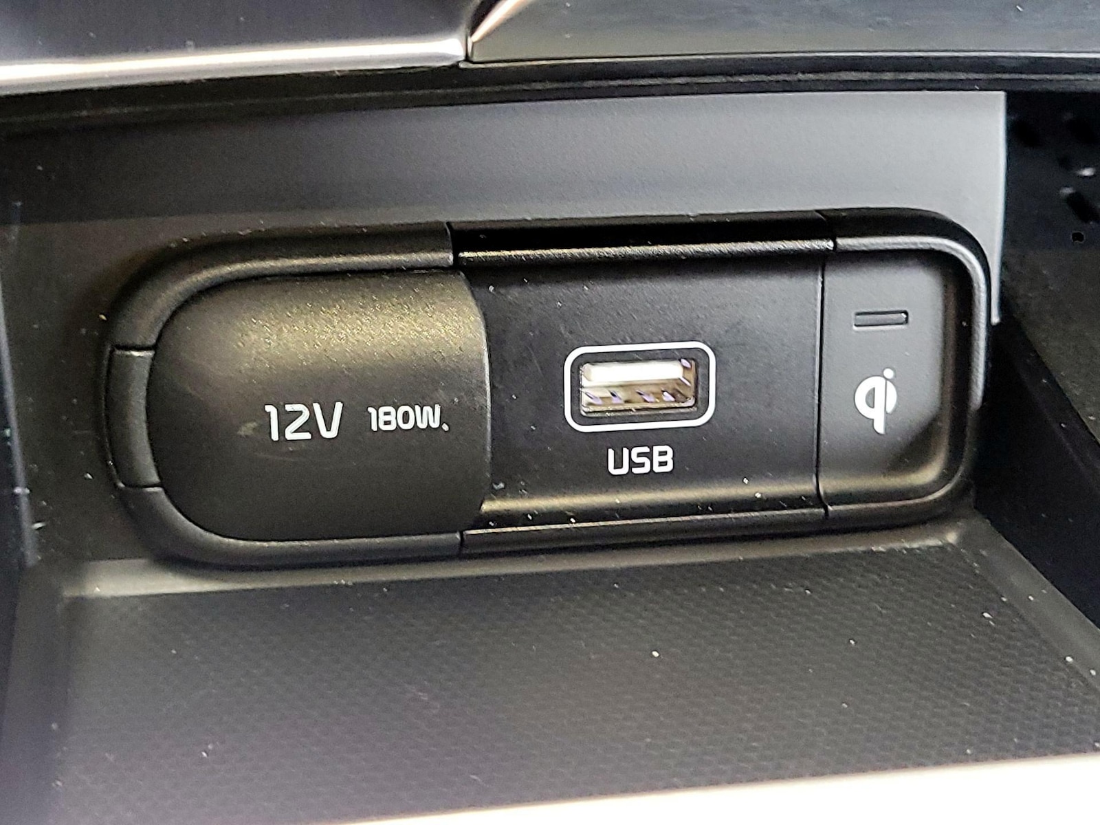 2022 Kia Stinger GT2 - Photo 20