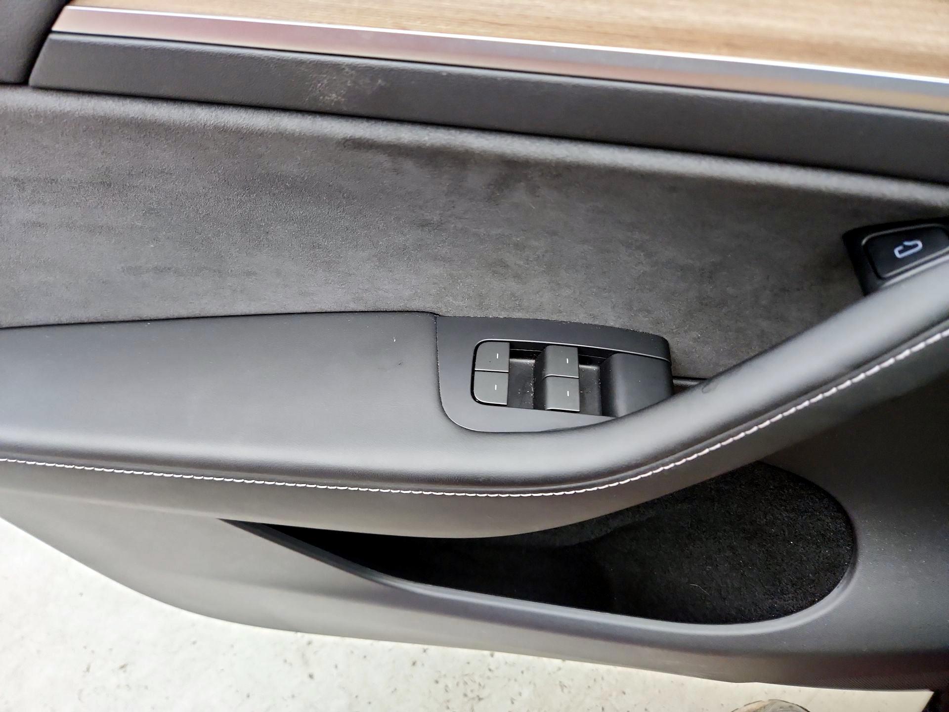 Thumbnail: 2023 Tesla Model Y - 12