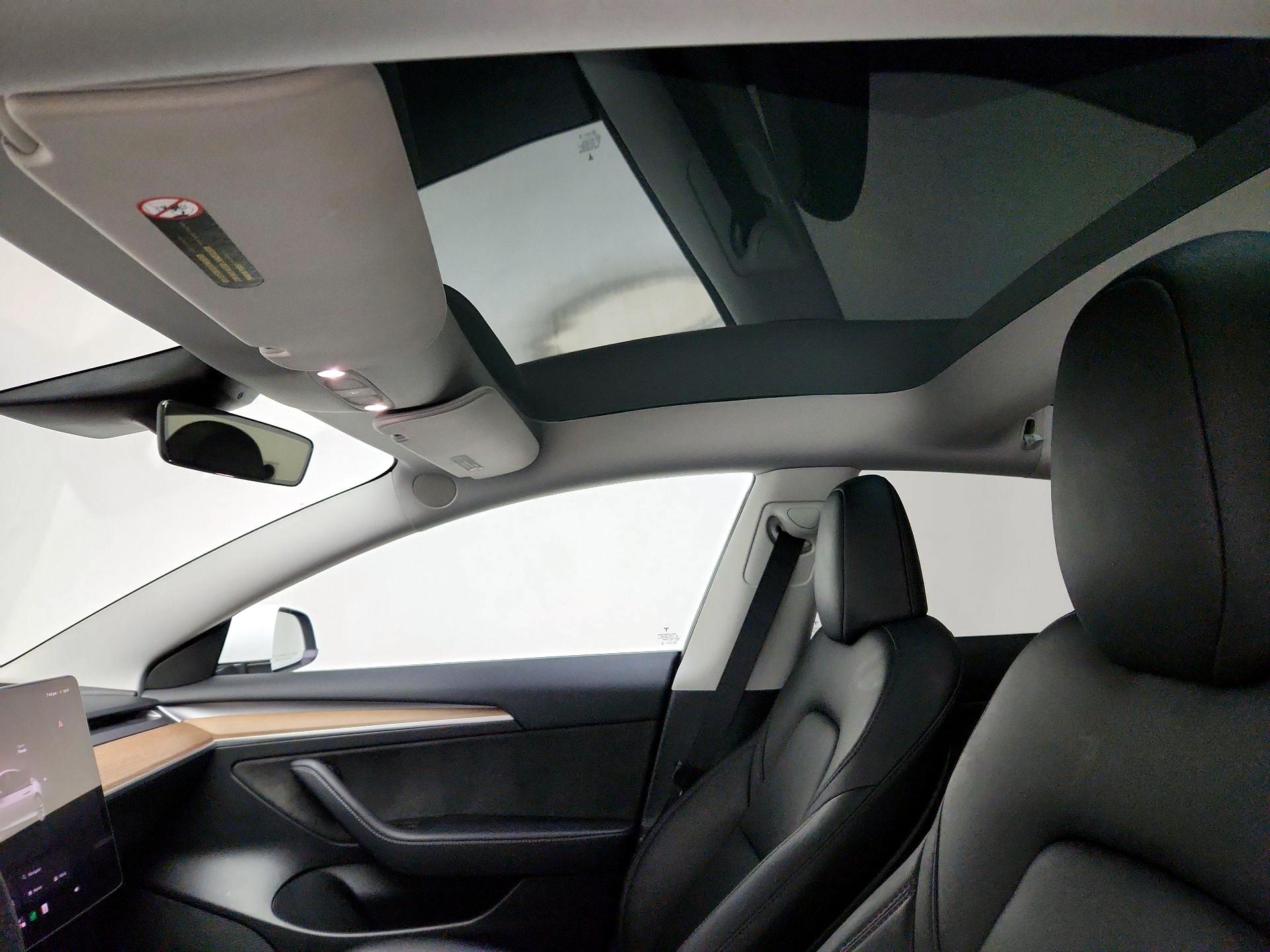 Thumbnail: 2023 Tesla Model 3 - 16