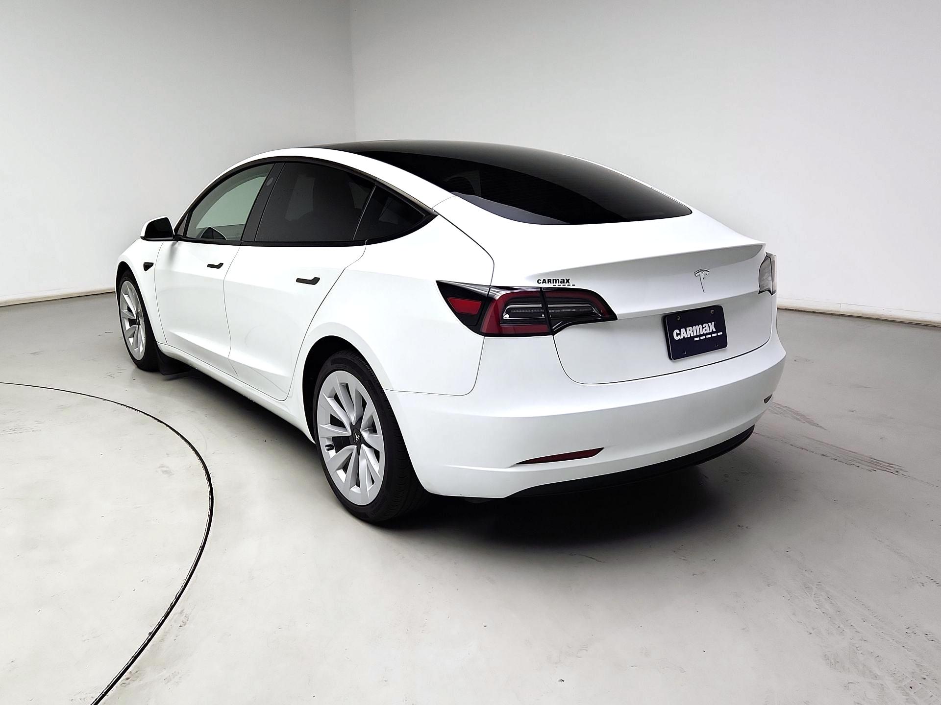 Thumbnail: 2023 Tesla Model 3 - 7