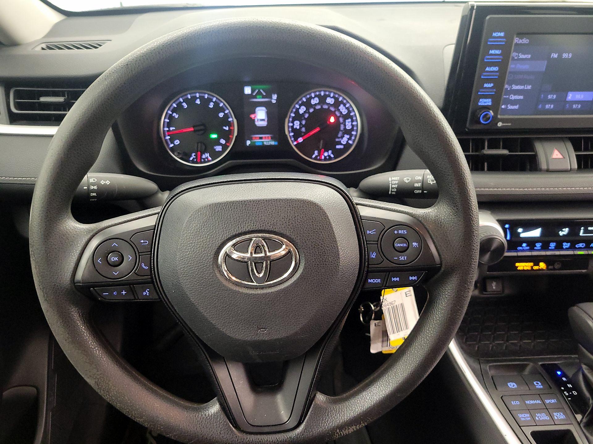 Thumbnail: 2020 Toyota RAV4 - 10