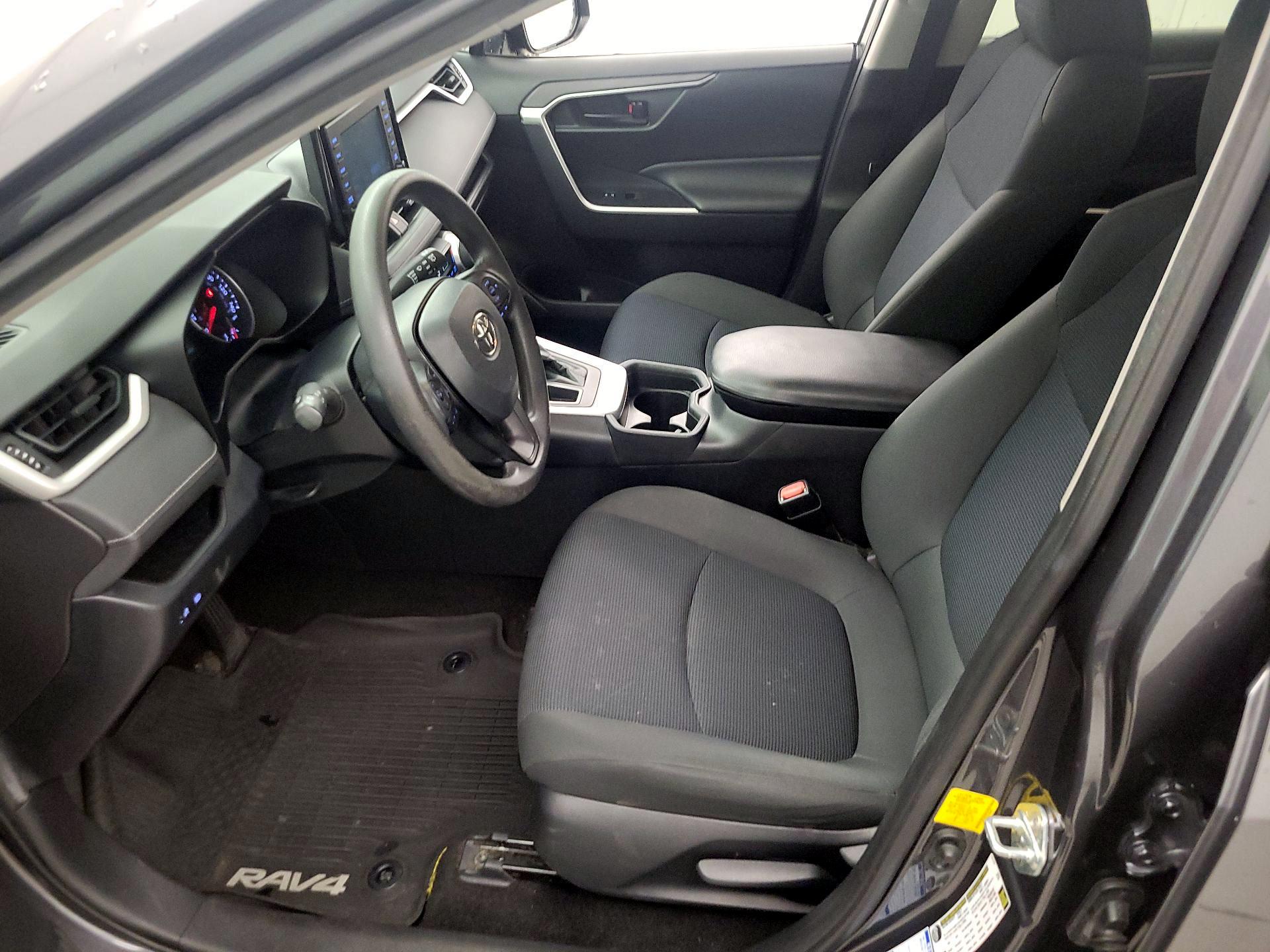 Thumbnail: 2020 Toyota RAV4 - 11