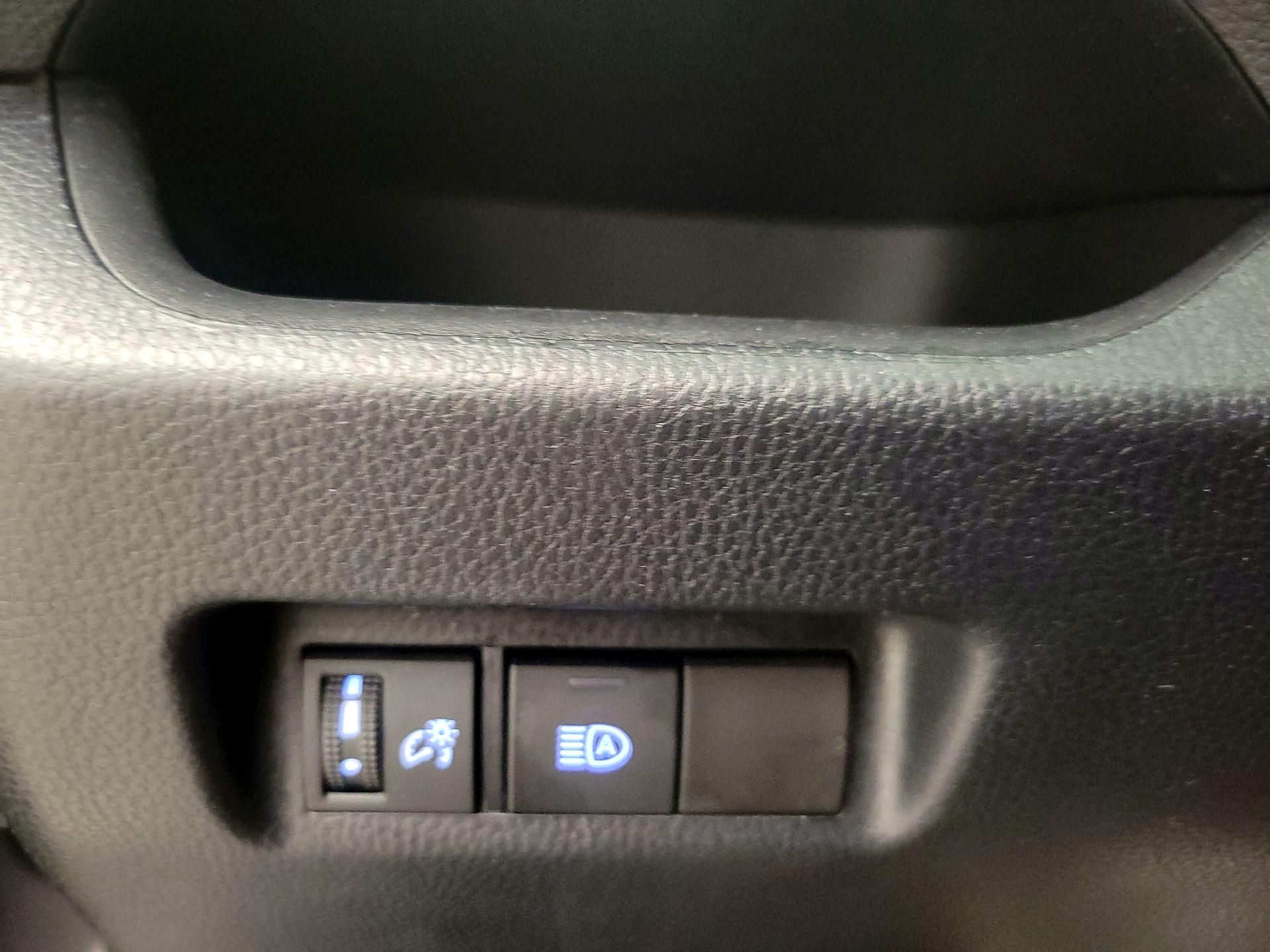Thumbnail: 2020 Toyota RAV4 - 13