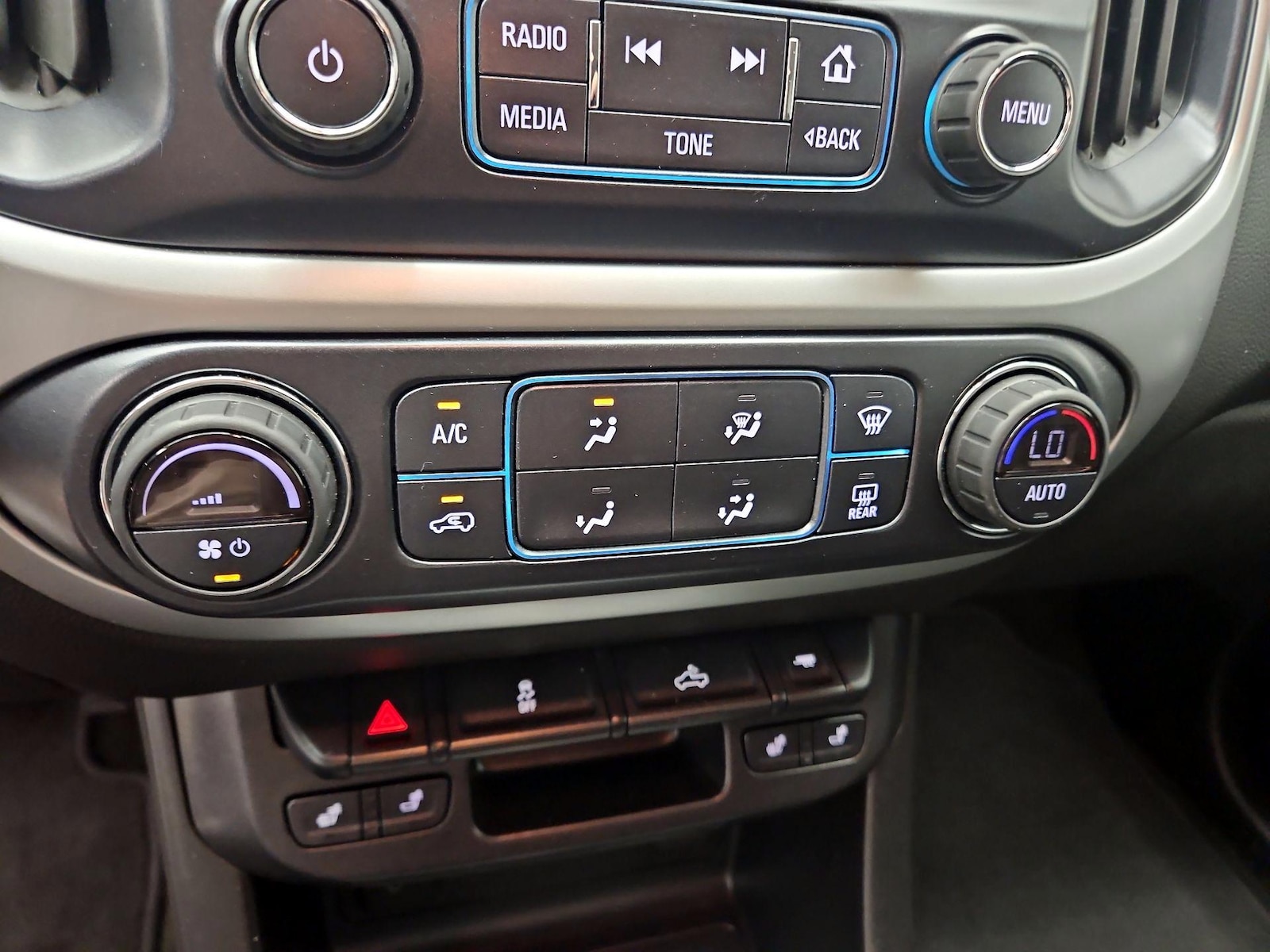 2018 Chevrolet Colorado LT - Photo 17