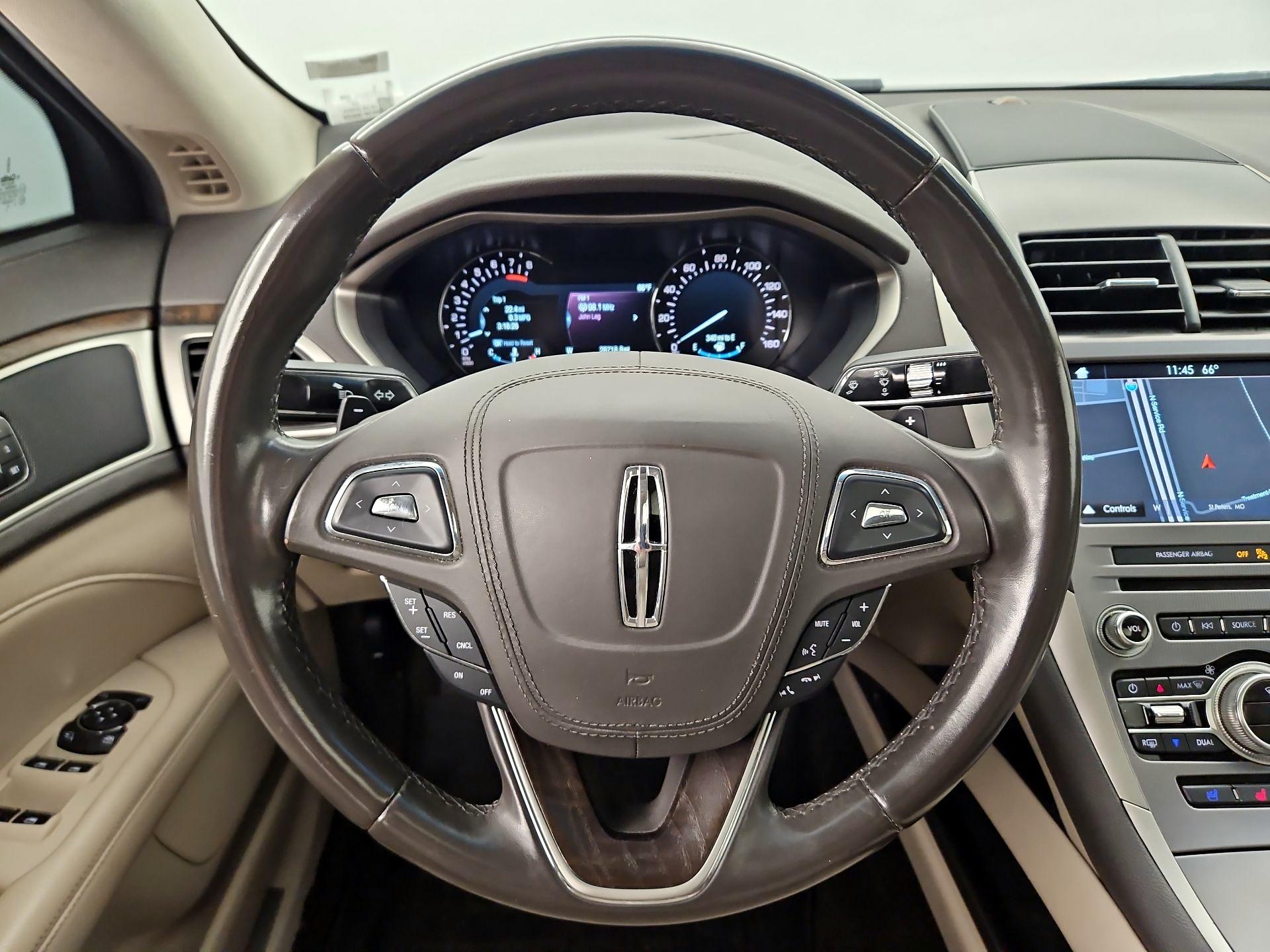 Thumbnail: 2017 Lincoln MKZ - 10
