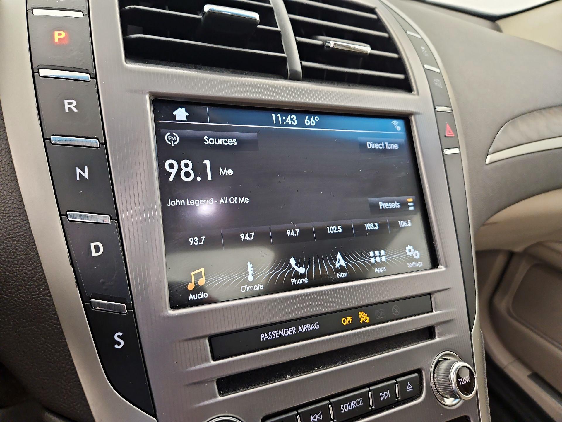 Thumbnail: 2017 Lincoln MKZ - 16