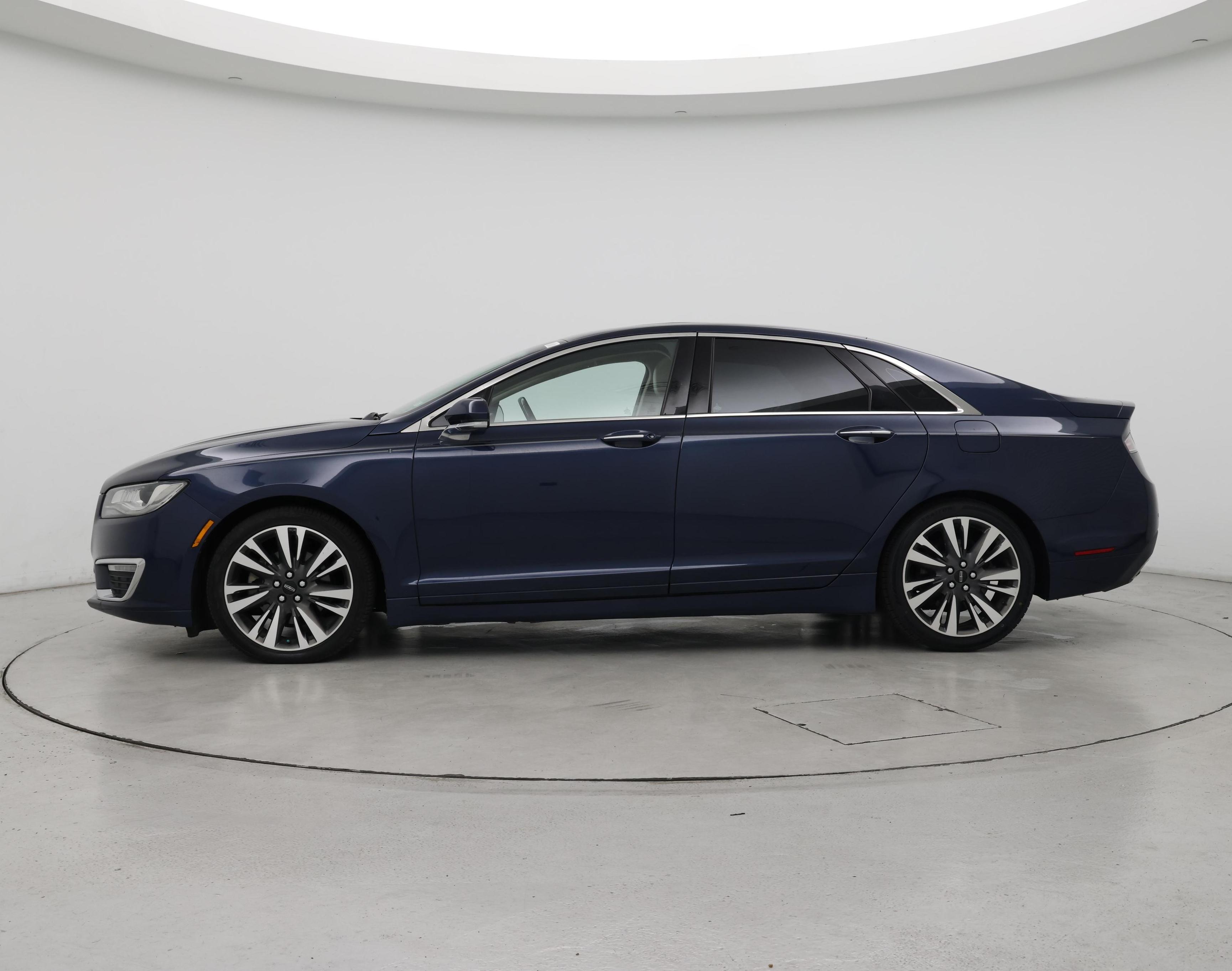 Thumbnail: 2017 Lincoln MKZ - 3