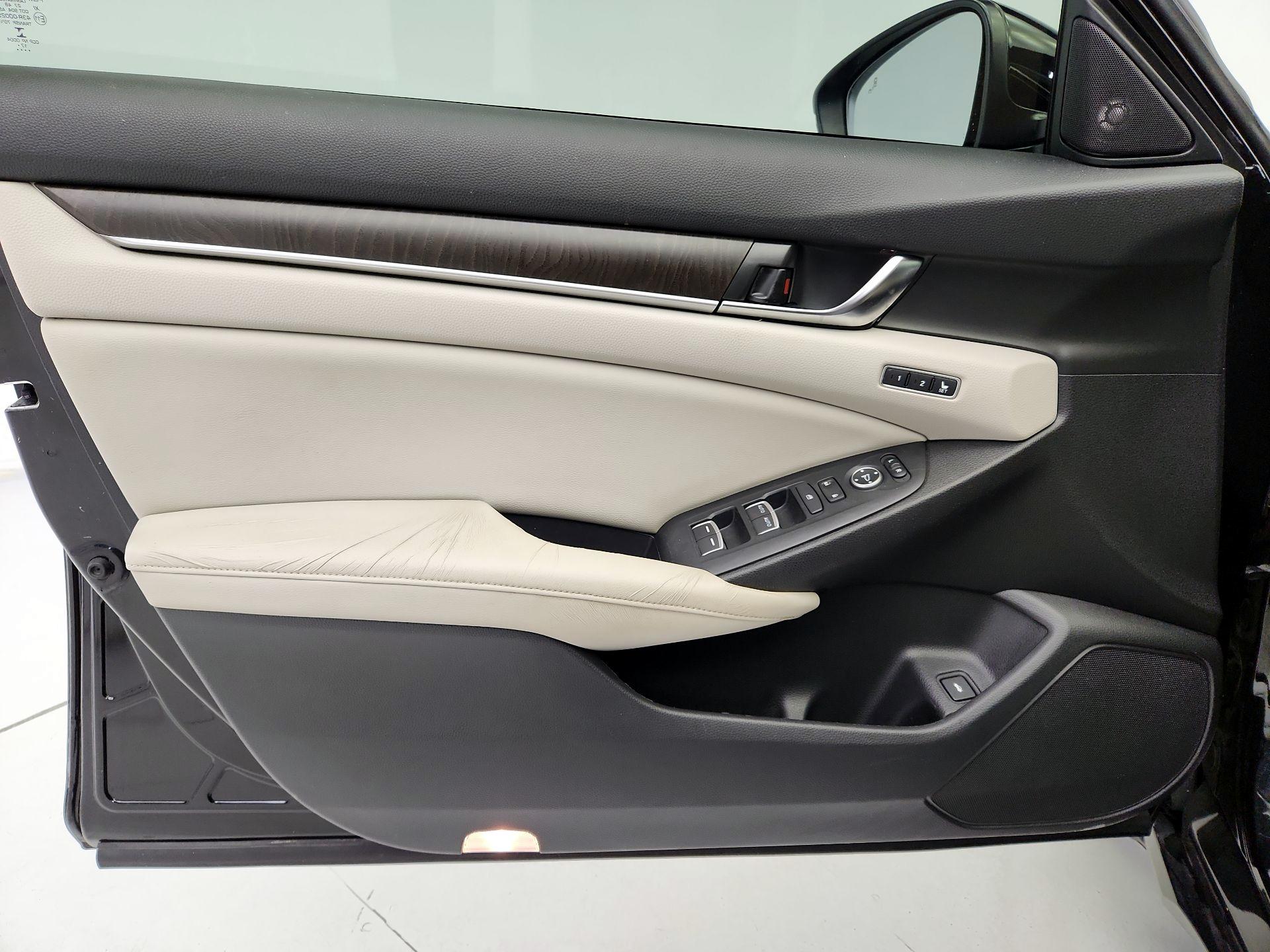Thumbnail: 2018 Honda Accord - 12