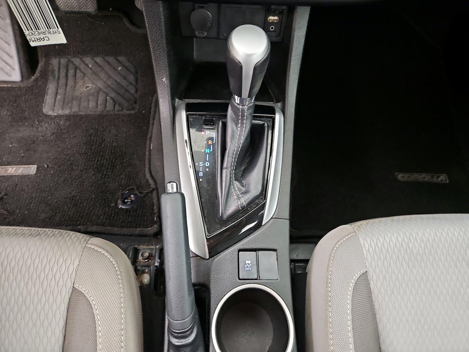 2019 Toyota Corolla LE - Photo 18