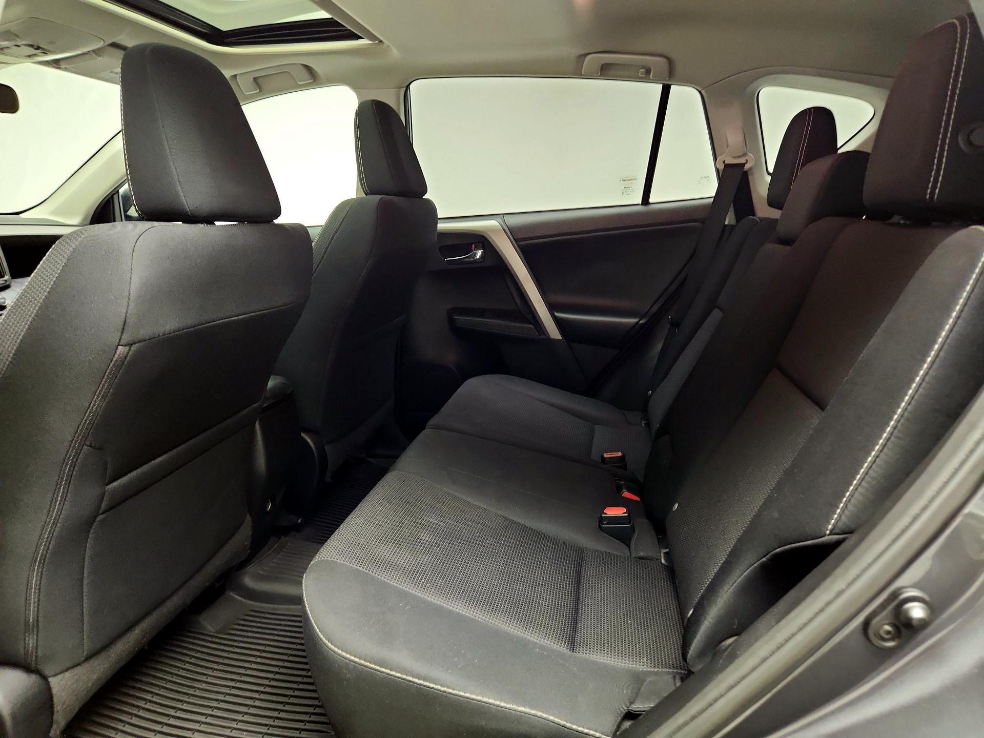 Thumbnail: 2018 Toyota RAV4 - 18