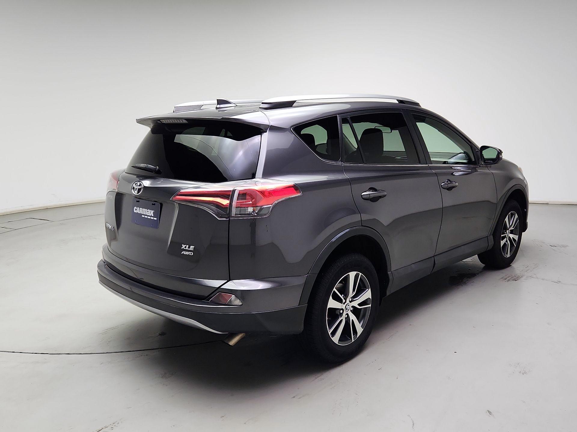 Thumbnail: 2018 Toyota RAV4 - 5