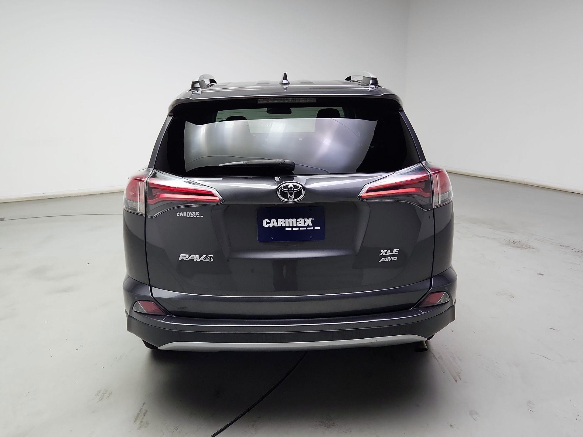 Thumbnail: 2018 Toyota RAV4 - 6