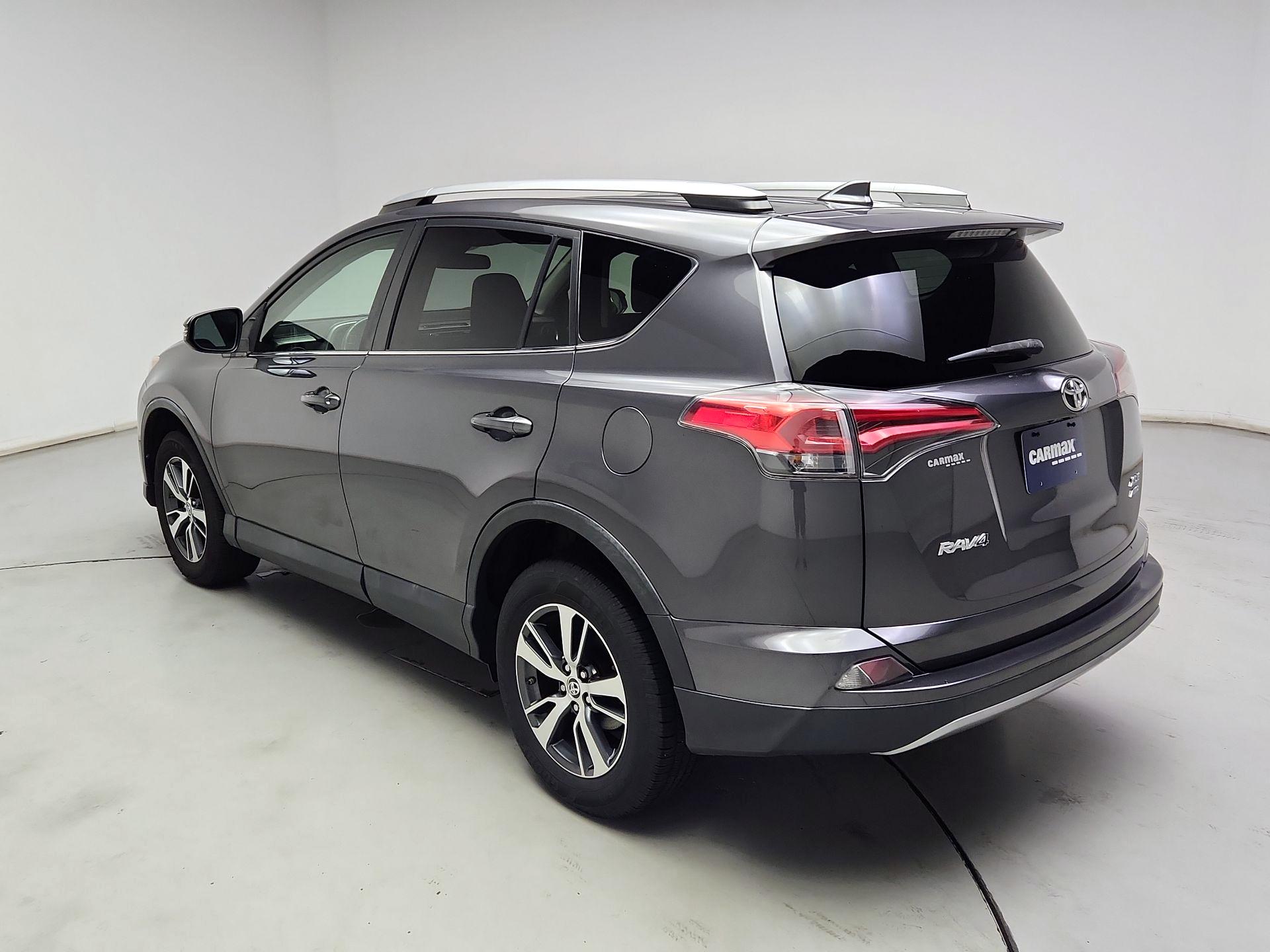 Thumbnail: 2018 Toyota RAV4 - 7