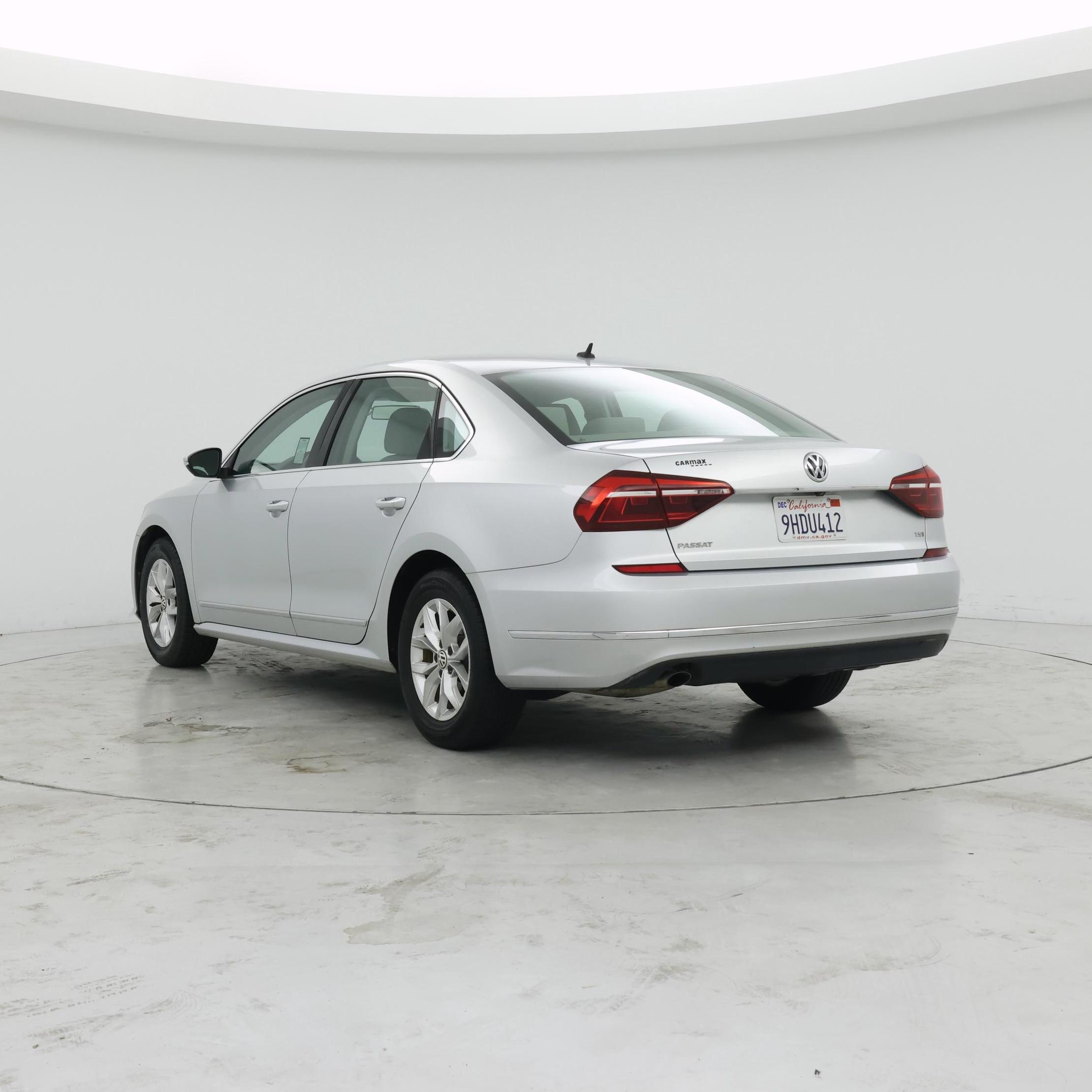 Thumbnail: 2017 Volkswagen Passat - 2