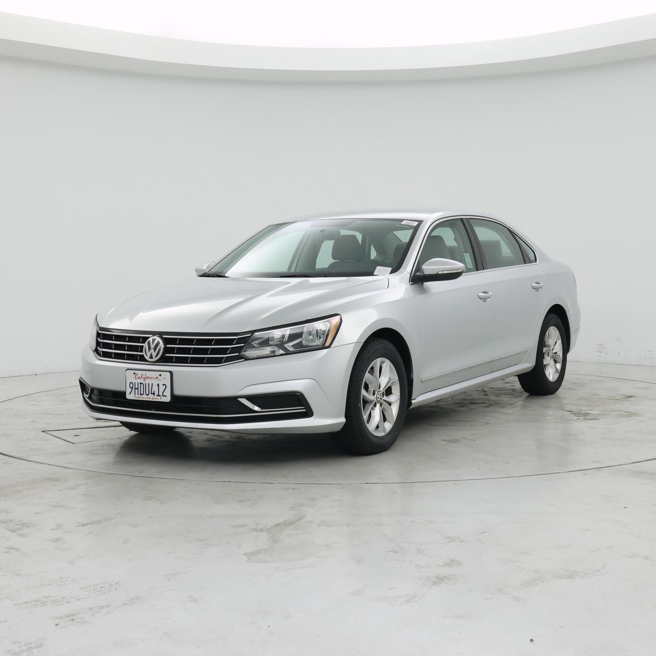 Thumbnail: 2017 Volkswagen Passat - 4