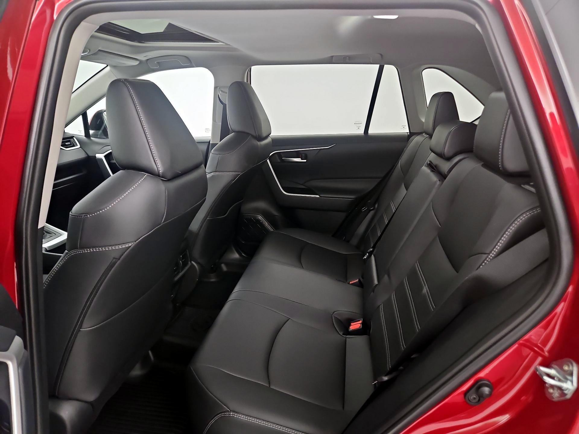 Thumbnail: 2024 Toyota RAV4 - 18