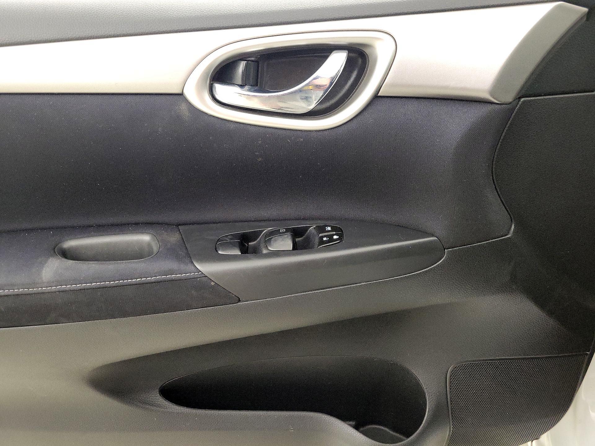 Thumbnail: 2014 Nissan Sentra - 12