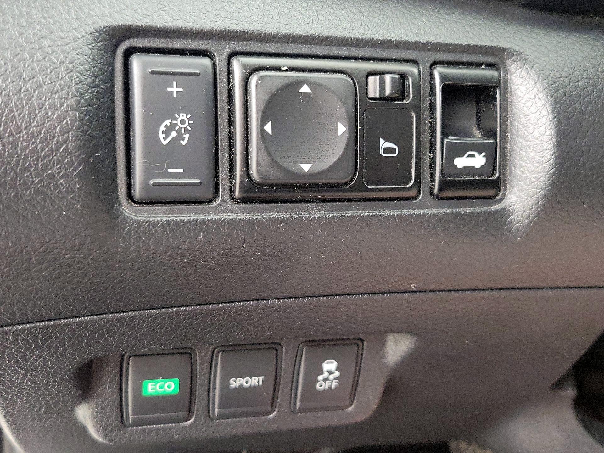 Thumbnail: 2014 Nissan Sentra - 13