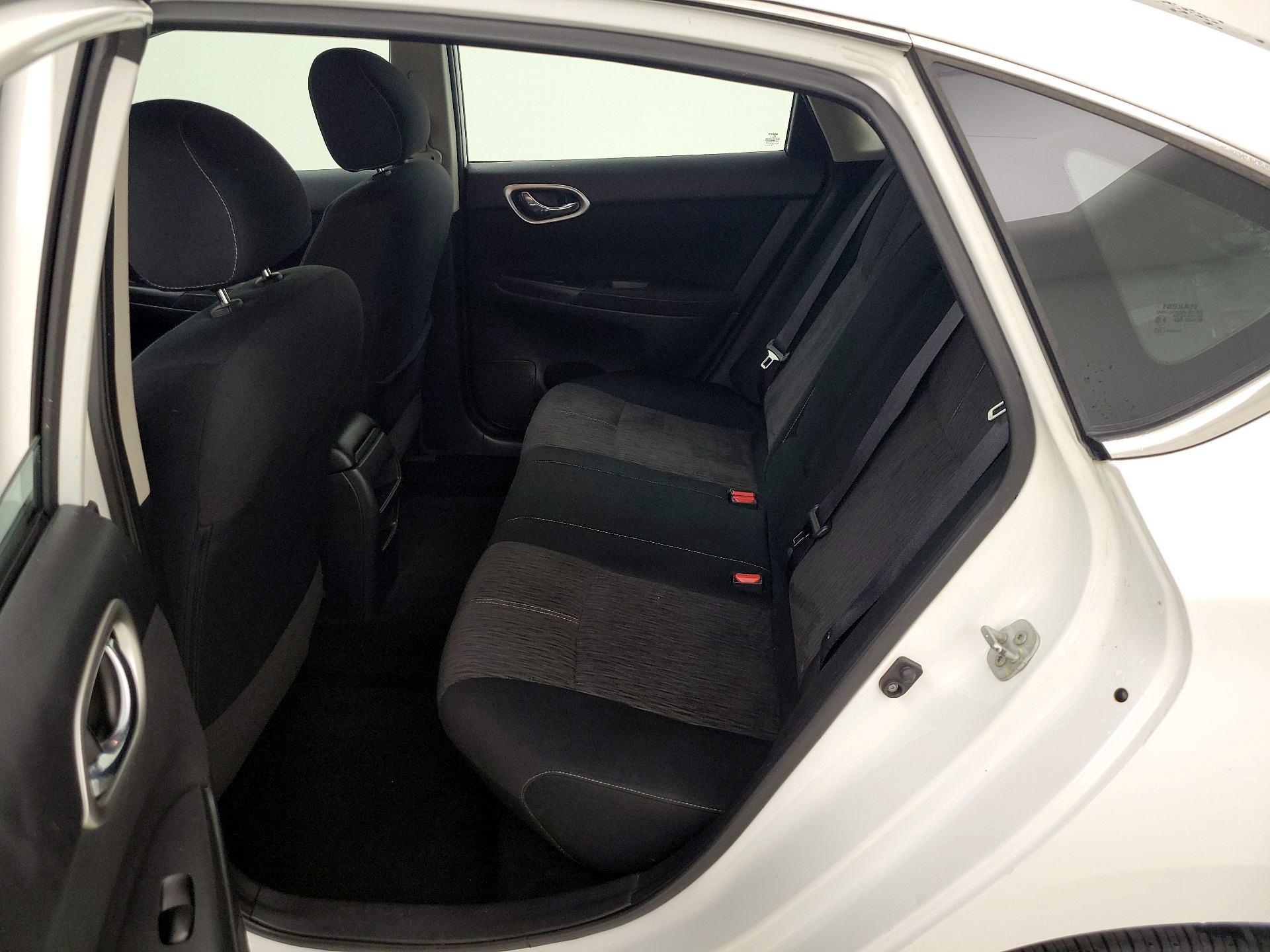 Thumbnail: 2014 Nissan Sentra - 18
