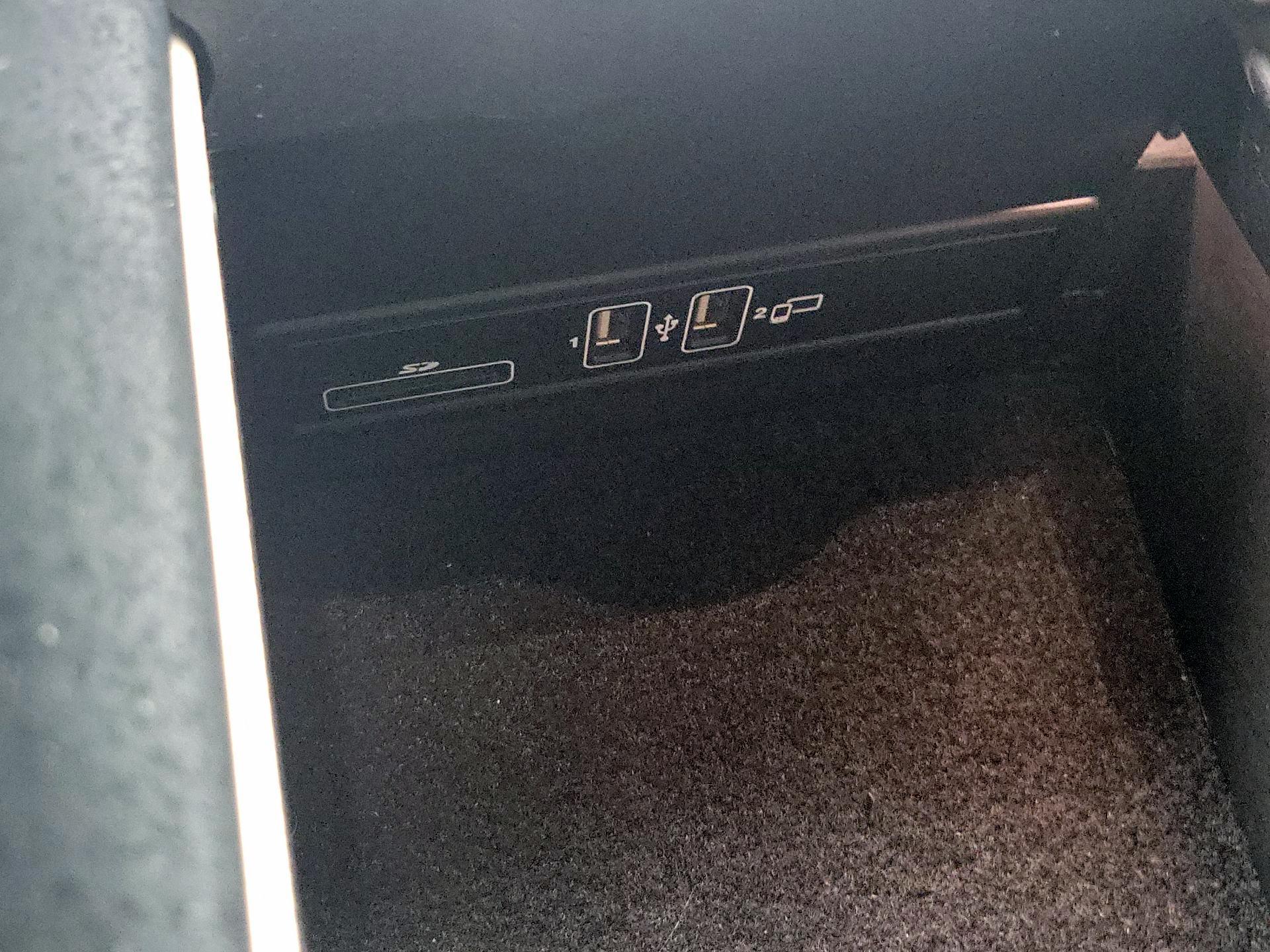 Thumbnail: 2018 Mercedes-Benz C-Class - 18