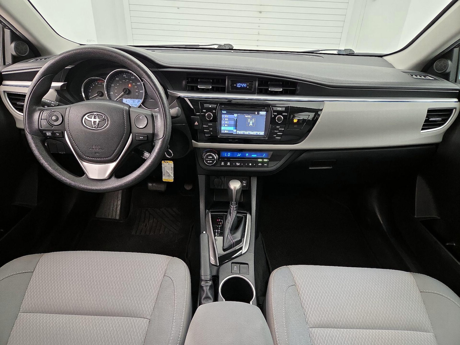 2014 Toyota Corolla LE - Photo 10