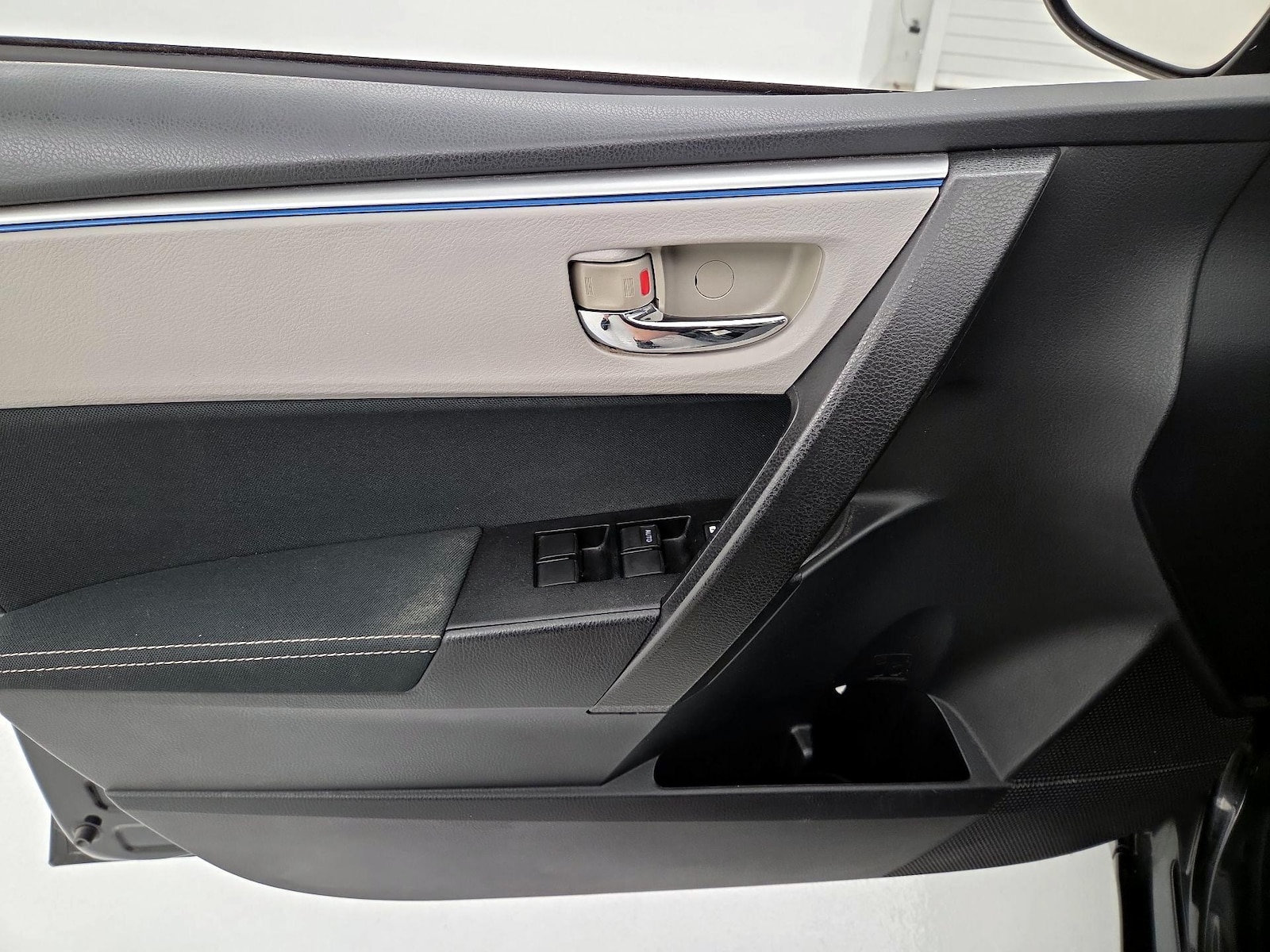 2014 Toyota Corolla LE - Photo 13