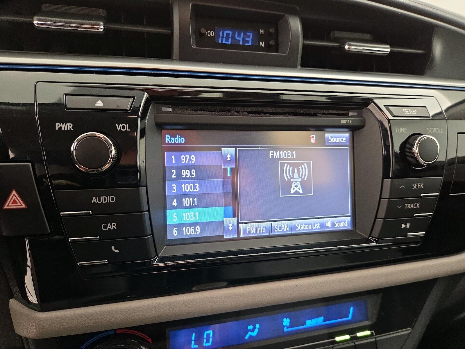 2014 Toyota Corolla LE - Photo 16